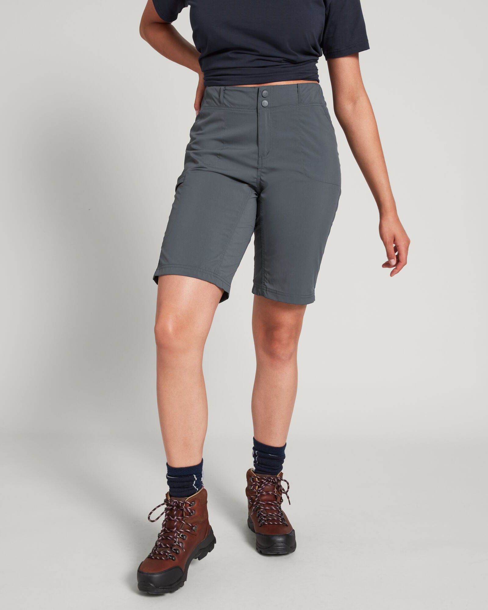 13363_913_praca_hiking_shorts_v2_wom_b_1743635116000
