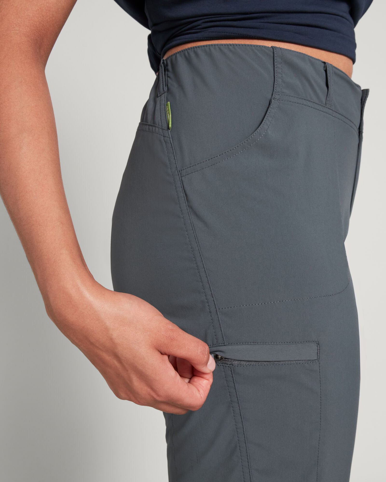 13363_913_praca_hiking_shorts_v2_wom_e_1743635117000