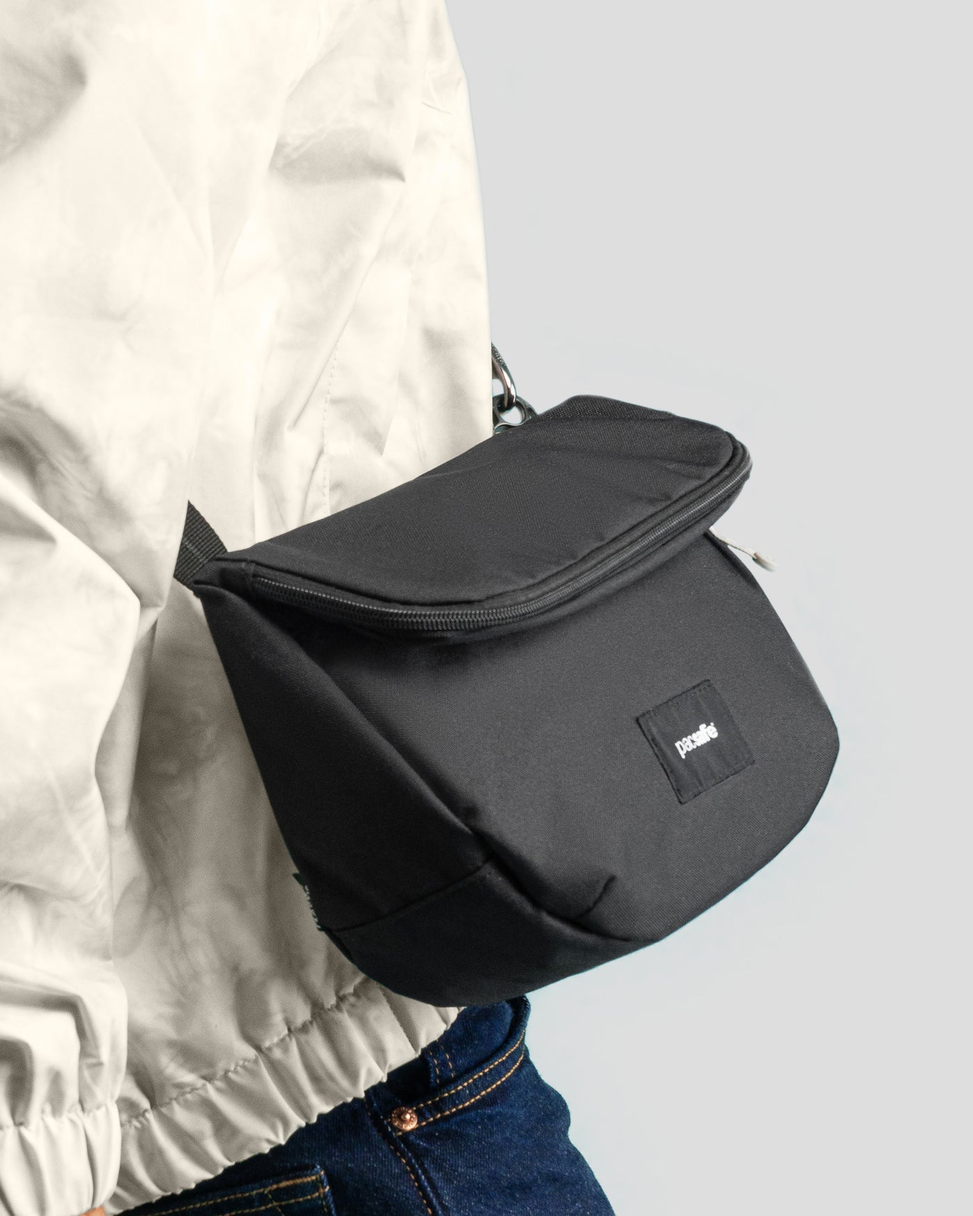 Pacsafe GO Saddle Crossbody - Jet Black