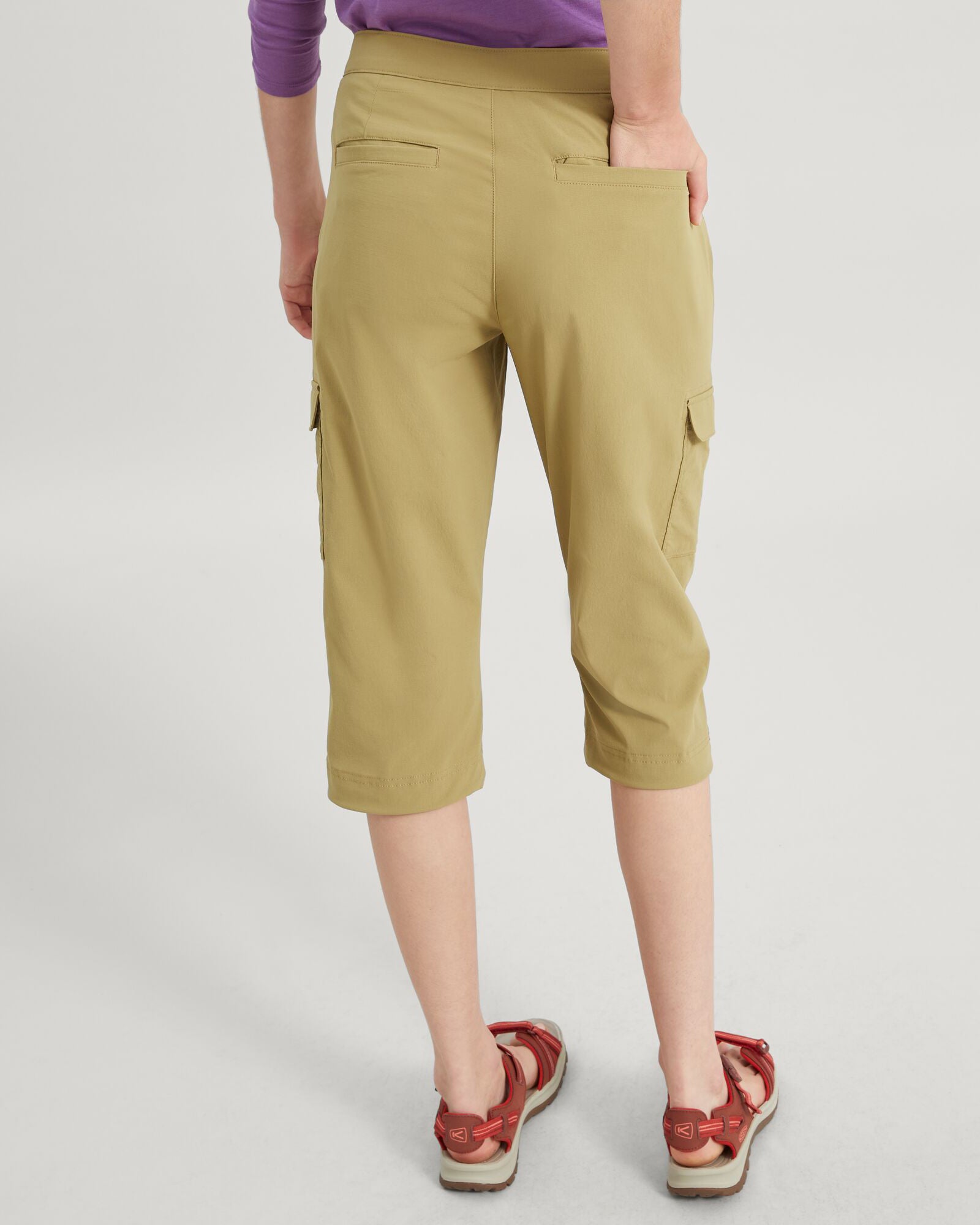 a0708_nqq_miro_womens_3_4_pants_v2_c_1744345858000
