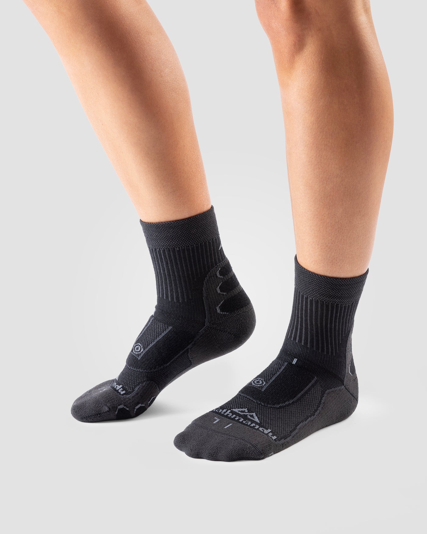 a0991_901_olh_nuyarn_ergonomic_quarter_crew_hike_socks_bl_b_1755038008000