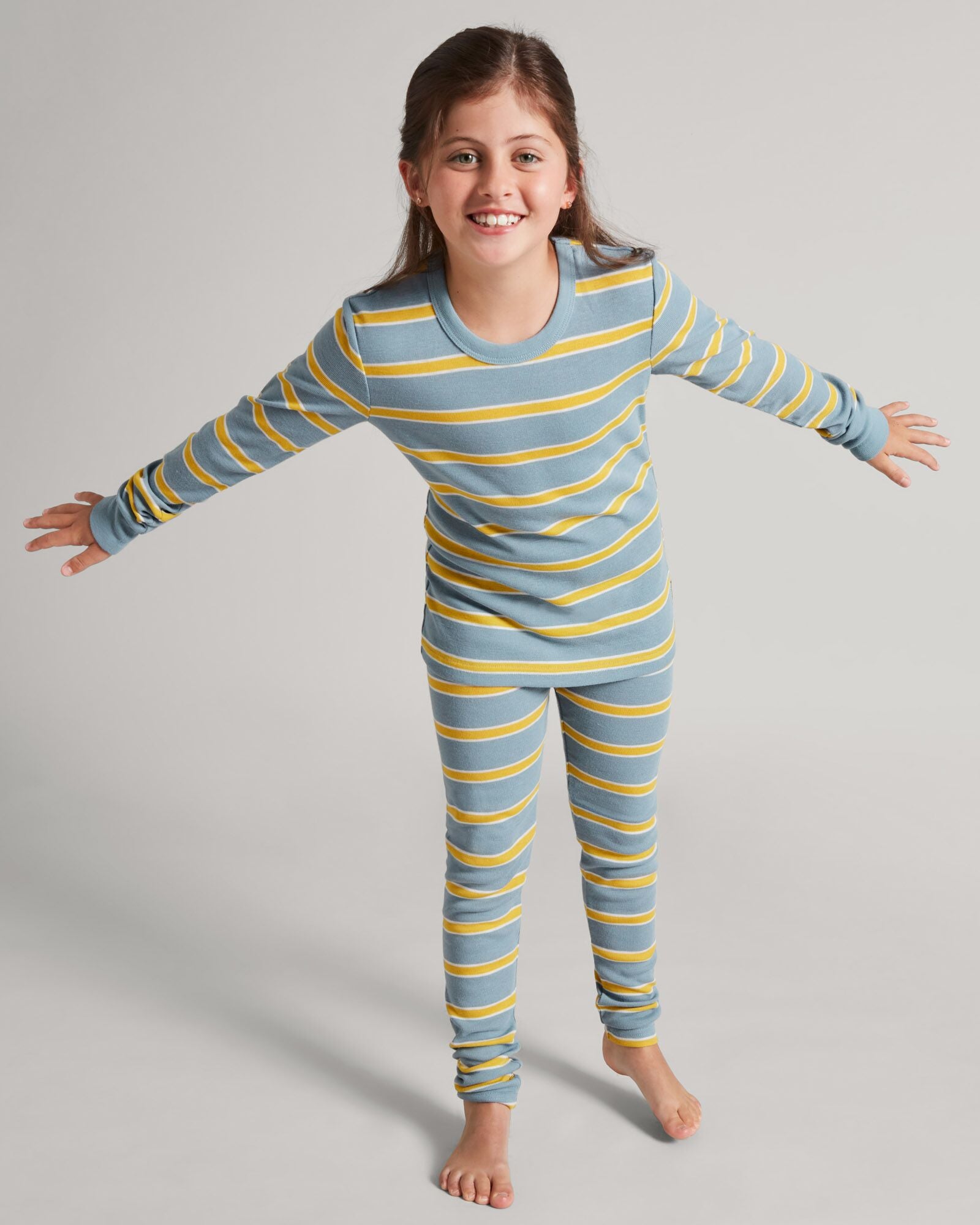 a1064_o31_kmdcore_long_sleeve_top_kids_blue_yello_b_1744346281000