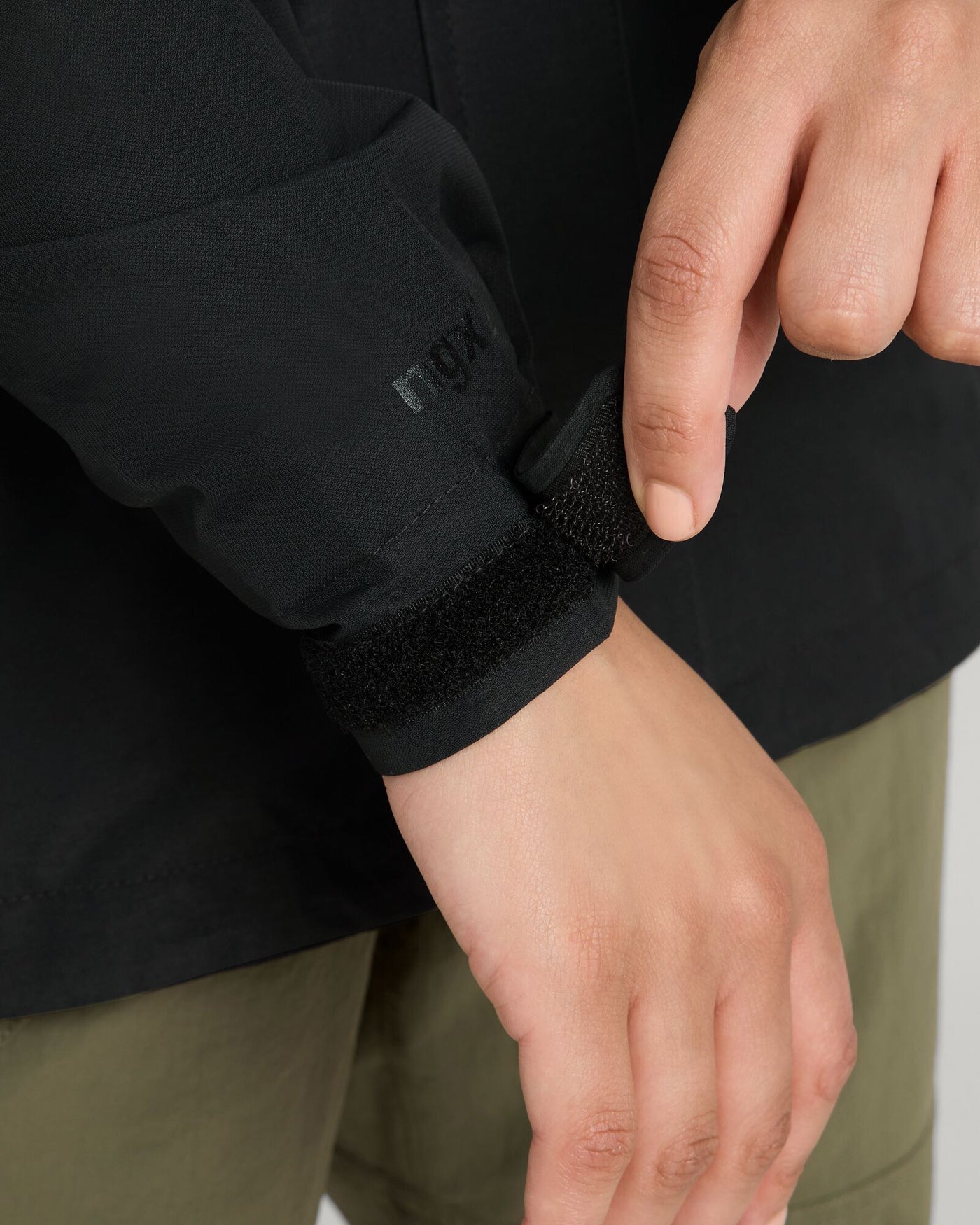 a1066_902_andulo_womens_rain_jacket_v3_b_e_1743634764000