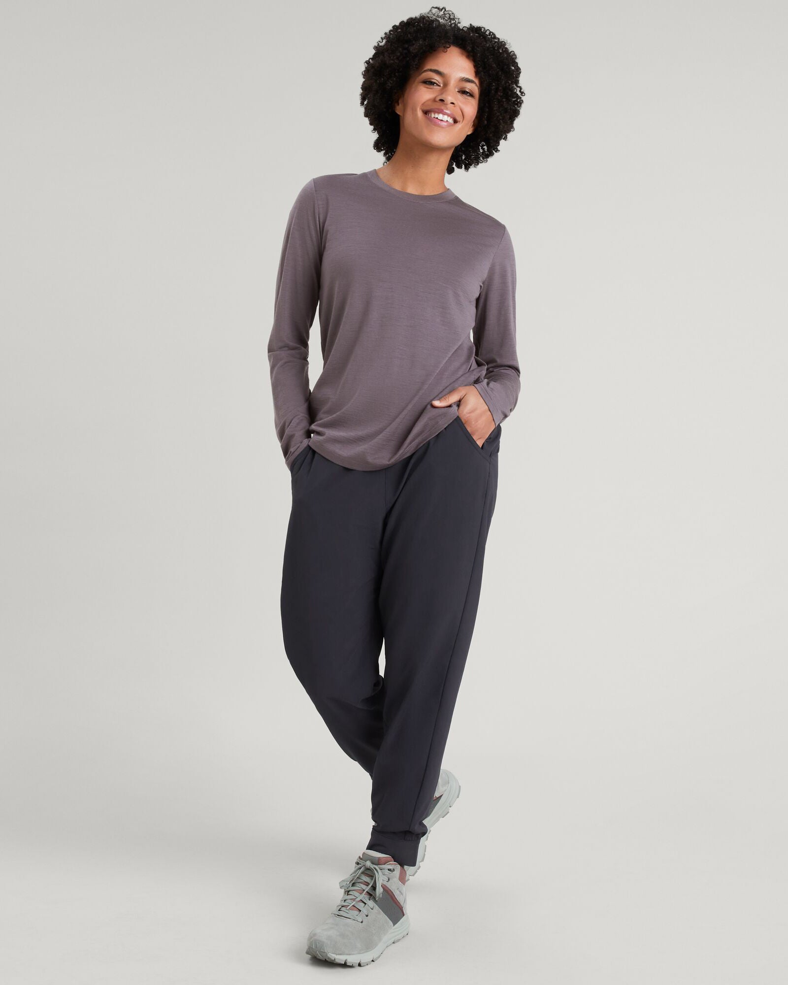 a1228_o52_womens_100_merino_long_sleeve_crew_top_b_1743629502000