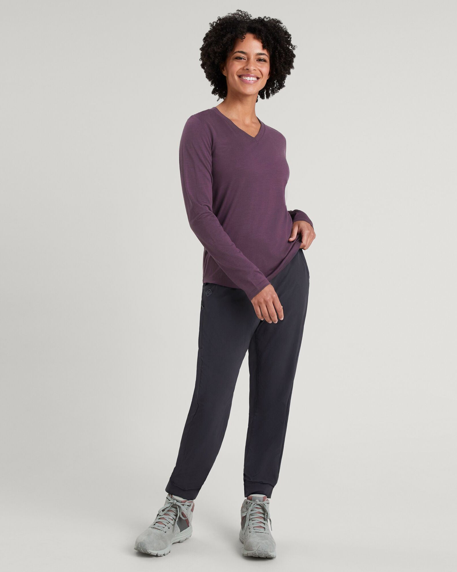 a1232_o89_womens_100_merino_long_sleeve_v_top_b_1743630007000