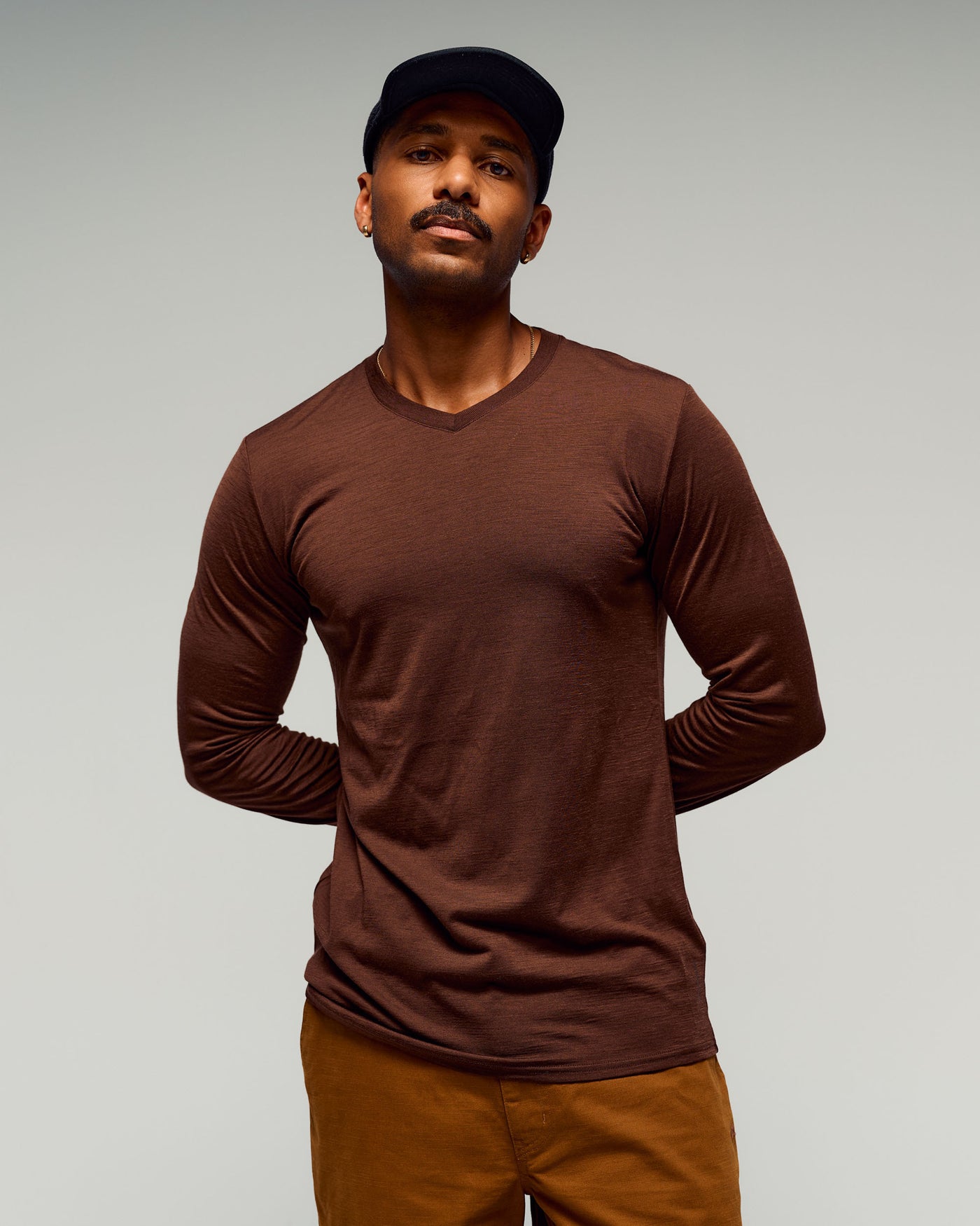 a1233_555_mens_100_merino_long_sleeve_v_top_d_1774914095000