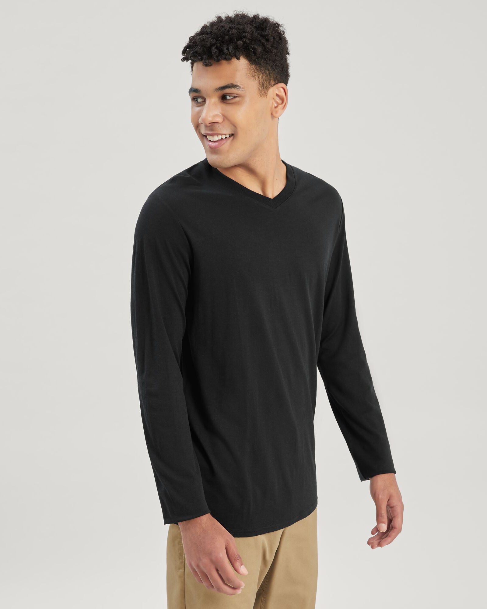 a1233_902_mens_100percent_merino_long_sleeve_v_t_c_1743630029000