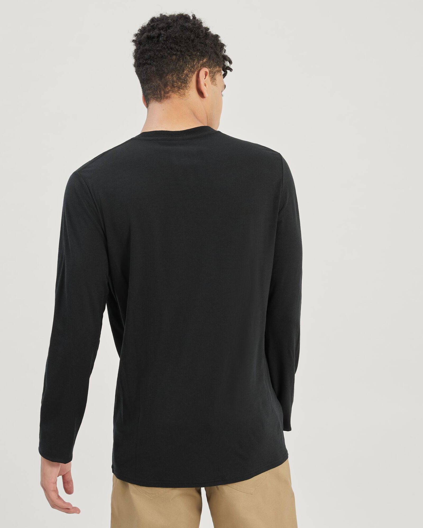 a1233_902_mens_100percent_merino_long_sleeve_v_t_d_1743630174000