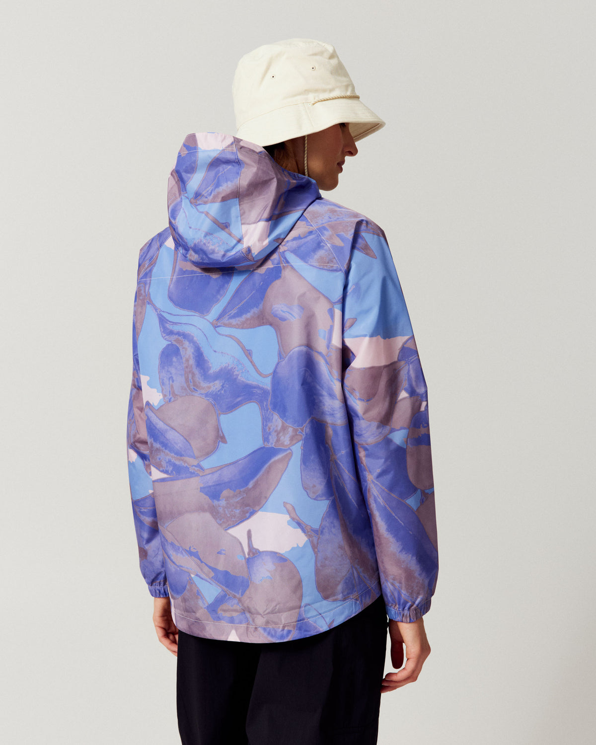 a1392_p2m_pocket_it_2l_womens_rain_jacket_v4_c_1789692411000