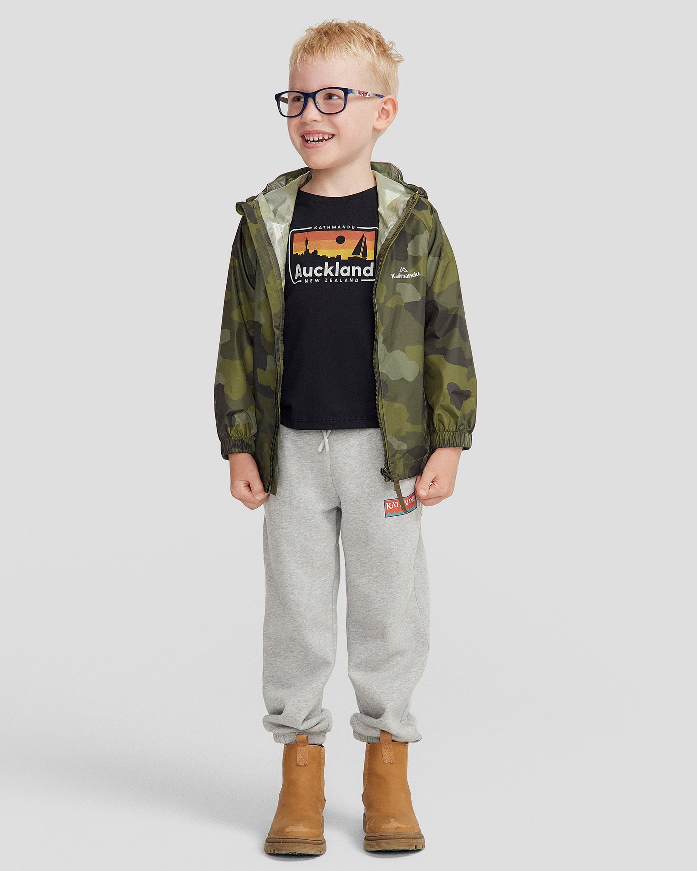 a1394_oqj_pocket_it_2l_kids_rain_jacket_v4_green_b_1743629148000
