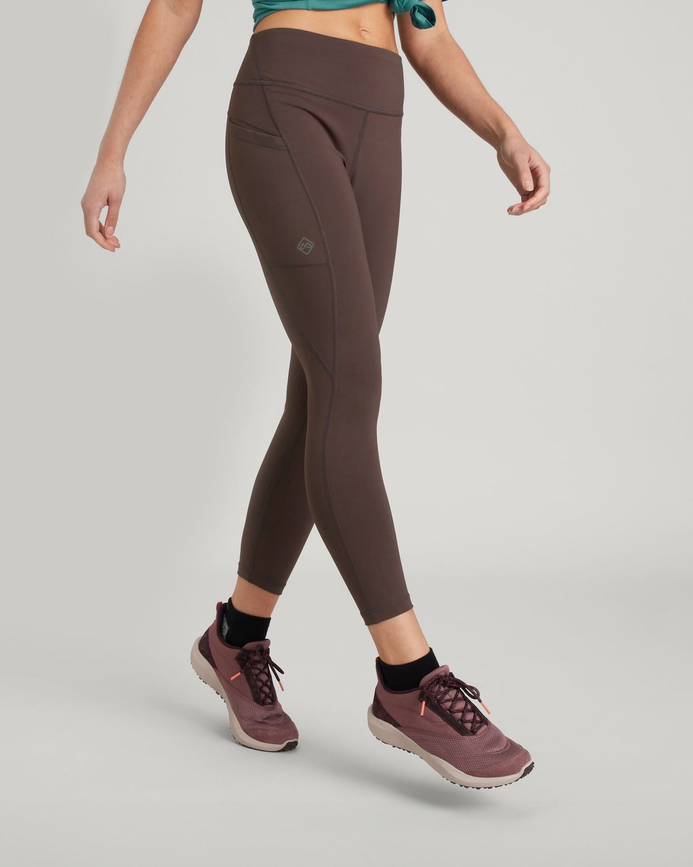 a1434_o4o_ult_hike_womens_7_8_leggi_a_1743634491000