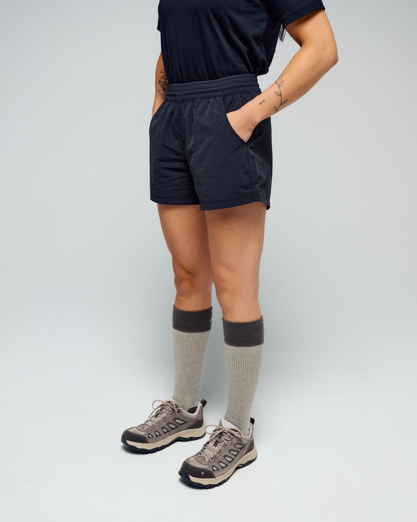 a1449_902_womens_evry_day_4_inch_shorts_b_1768348964000