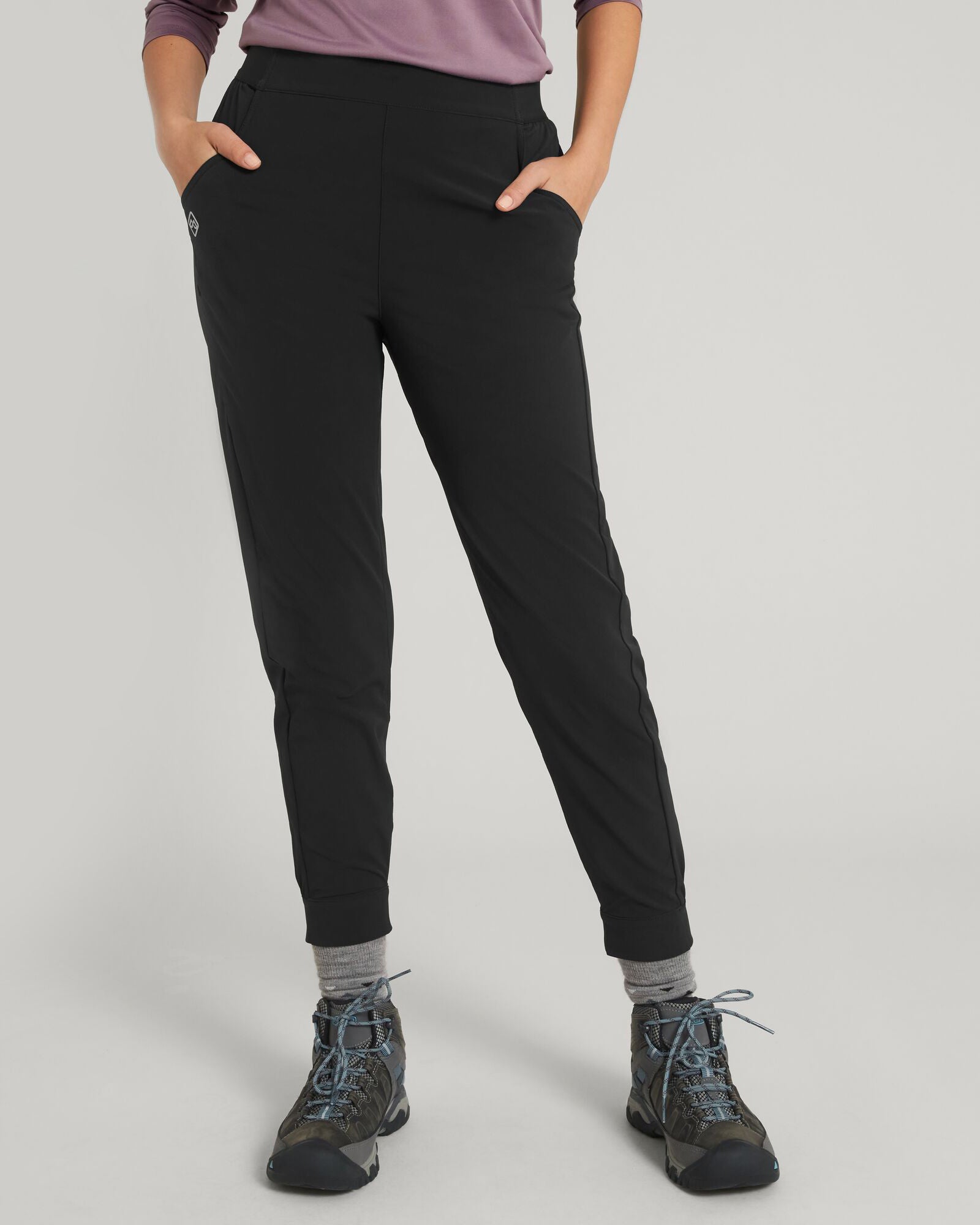 a1452_902_ult_hike_womens_jogge_a_1743634397000
