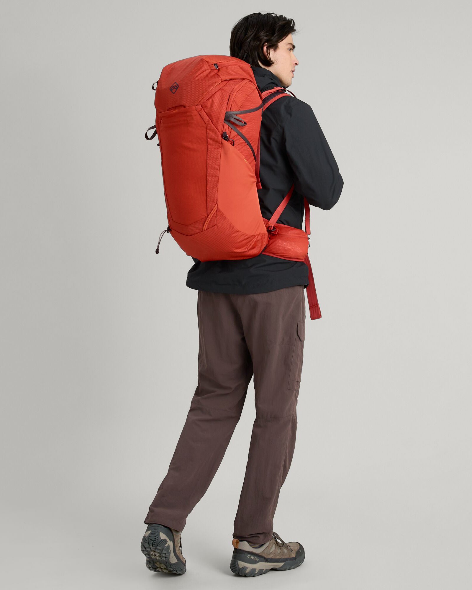 a1469_679_valorous_pack_38l_red_b_1743630512000