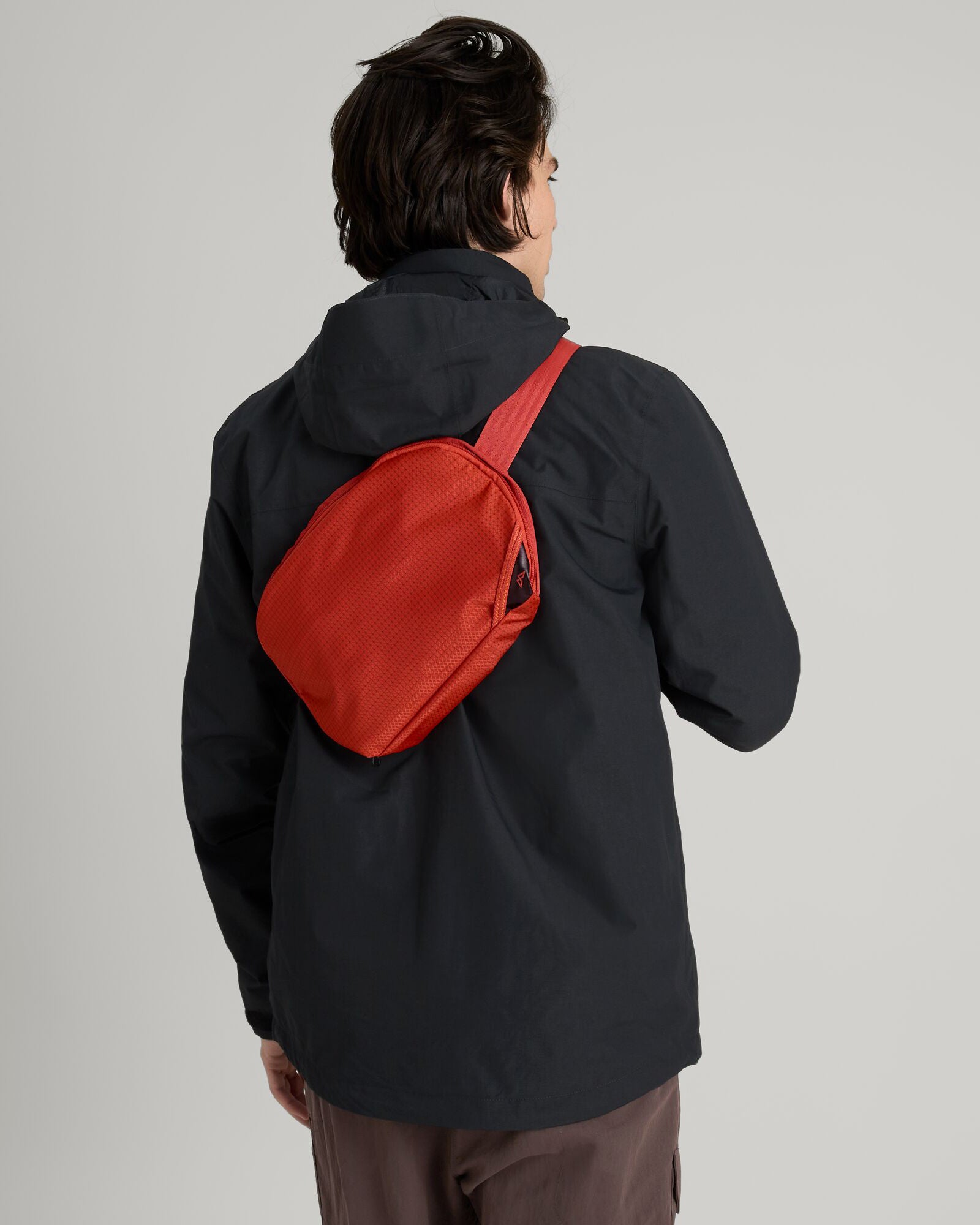 a1469_679_valorous_pack_38l_red_h_1743629603000