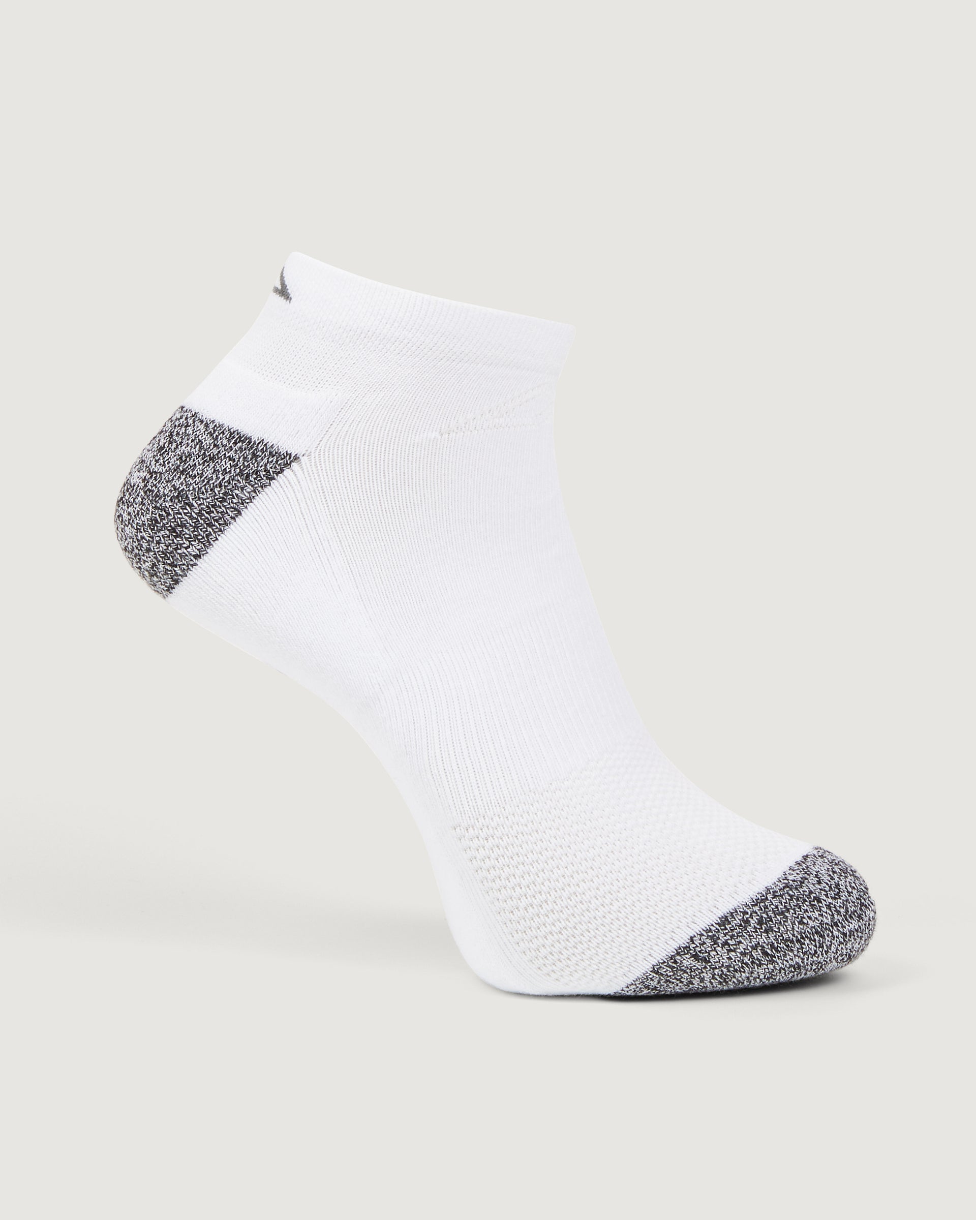 a1479_nzi_accion_drimotion_low_cut_socks_3pk_black_wh_b_1743731153000