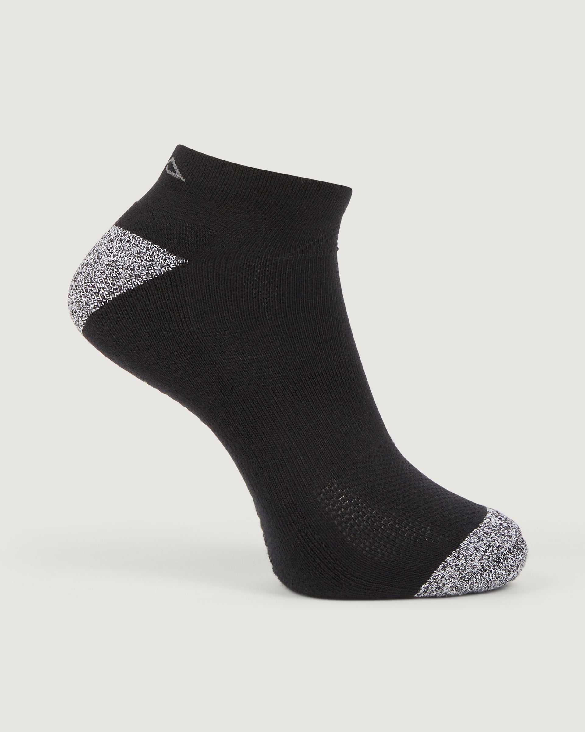 a1479_nzi_accion_drimotion_low_cut_socks_3pk_black_wh_c_1743731154000