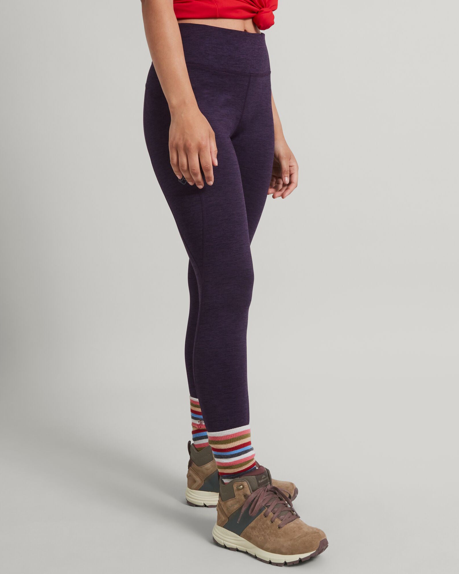 a1547_nzu_ult_hike_winter_womens_legging_c_1743634337000