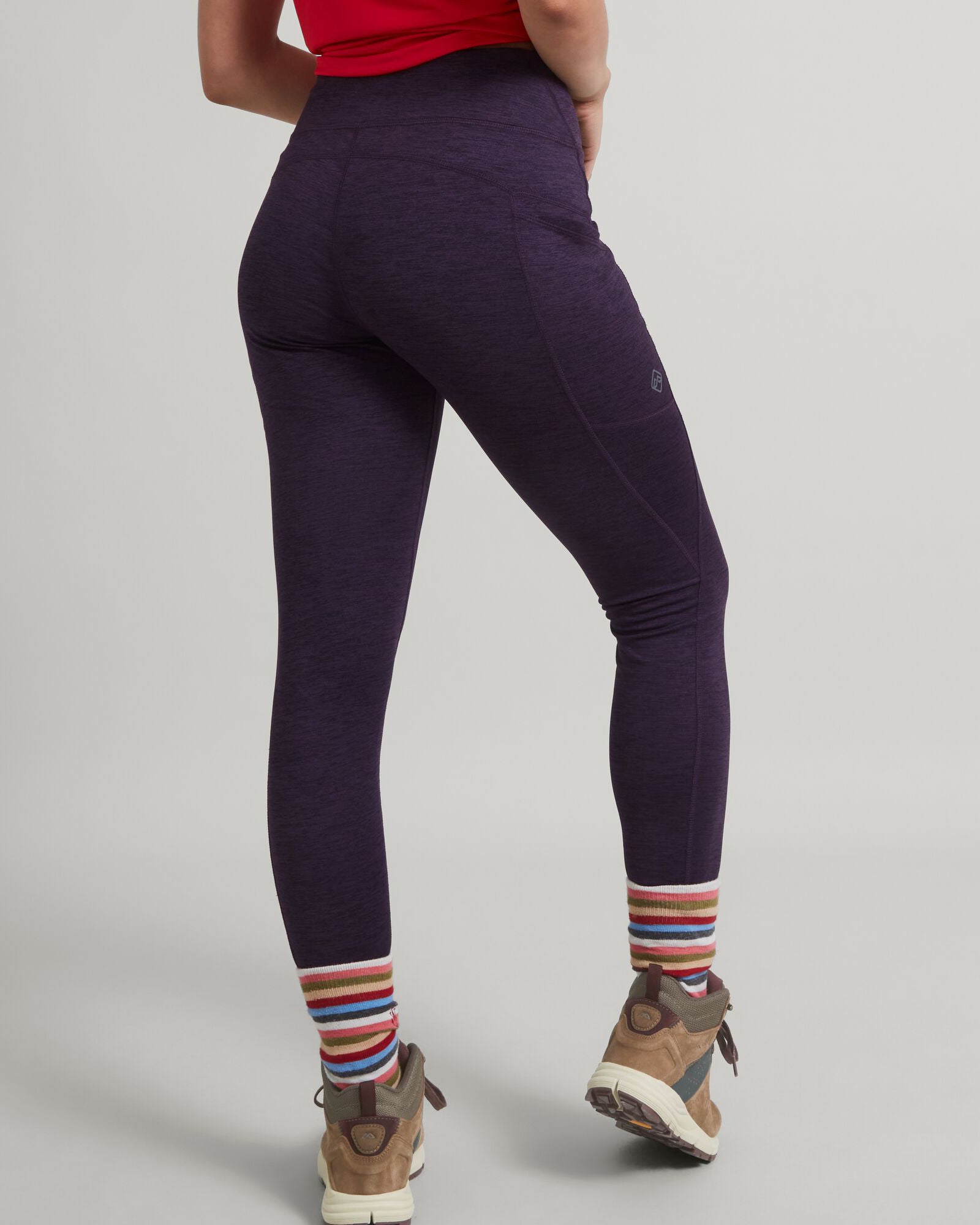 a1547_nzu_ult_hike_winter_womens_legging_d_1743634337000