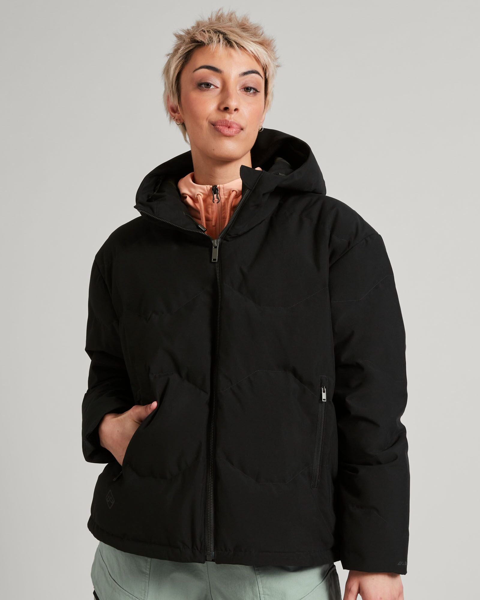 a1572_902_frisco_x_womens_down_hooded_jack_a_1743630298000