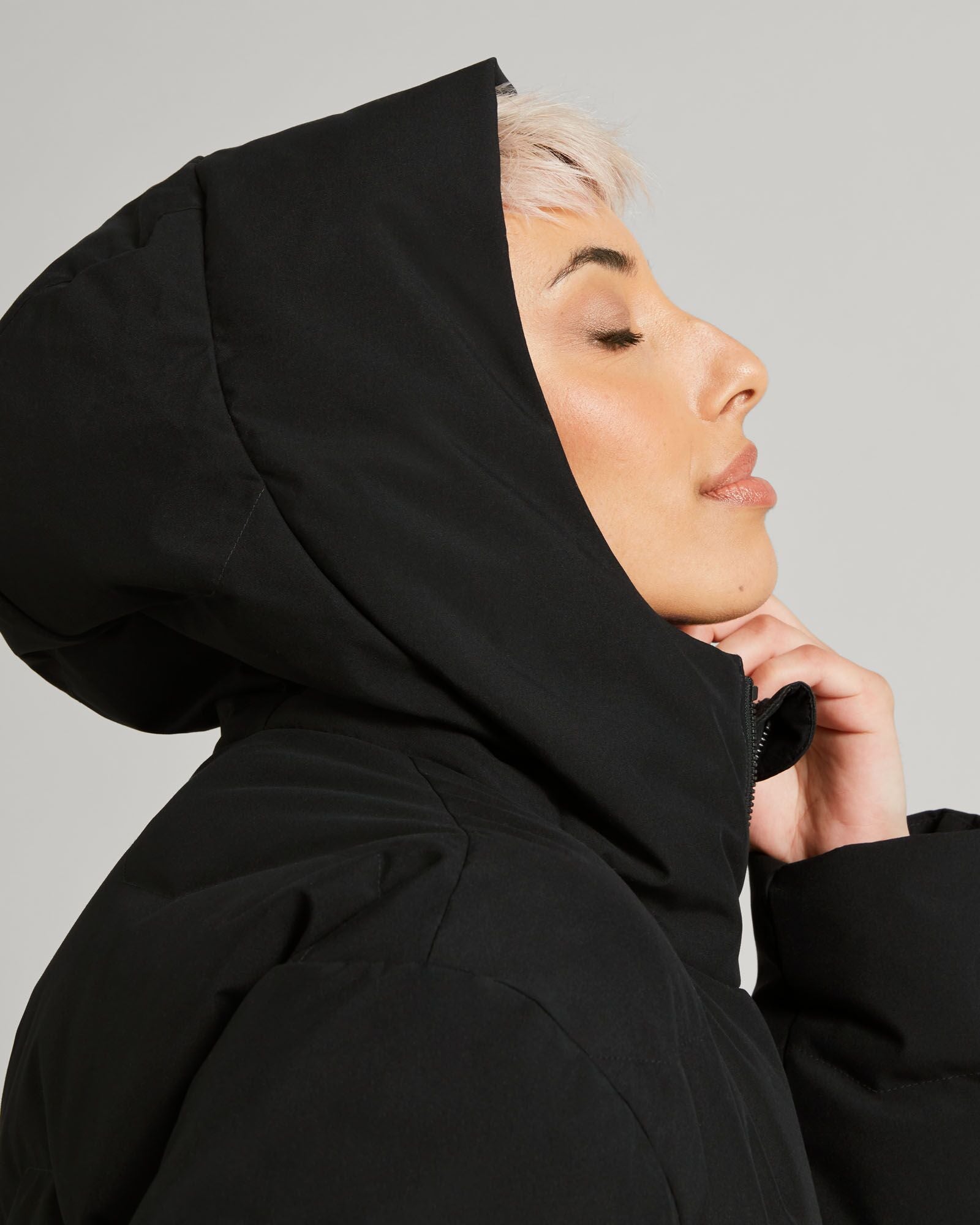 a1572_902_frisco_x_womens_down_hooded_jack_e_1743630689000