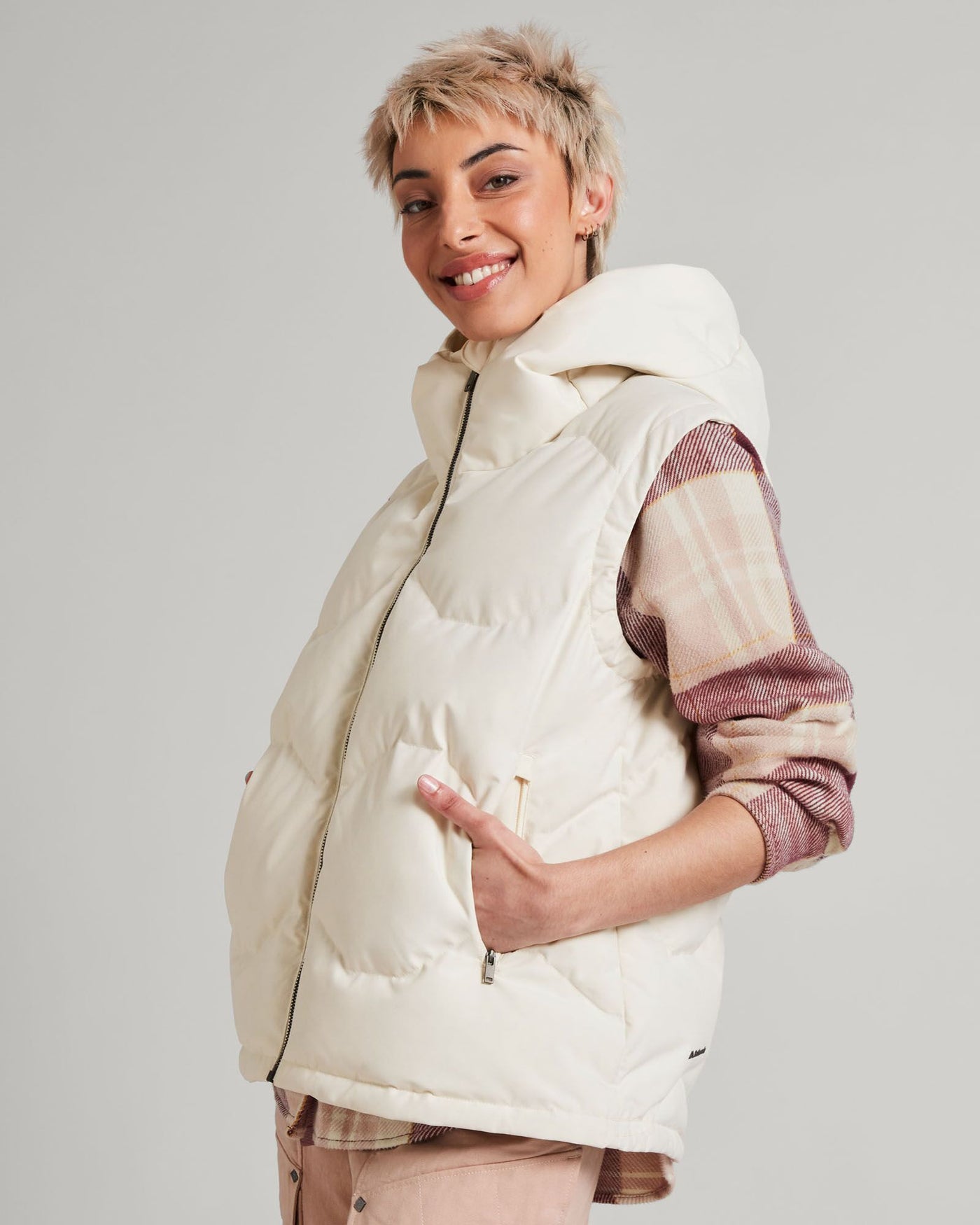 a1574_013_frisco_x_womens_hooded_down_vest_l_1743630091000