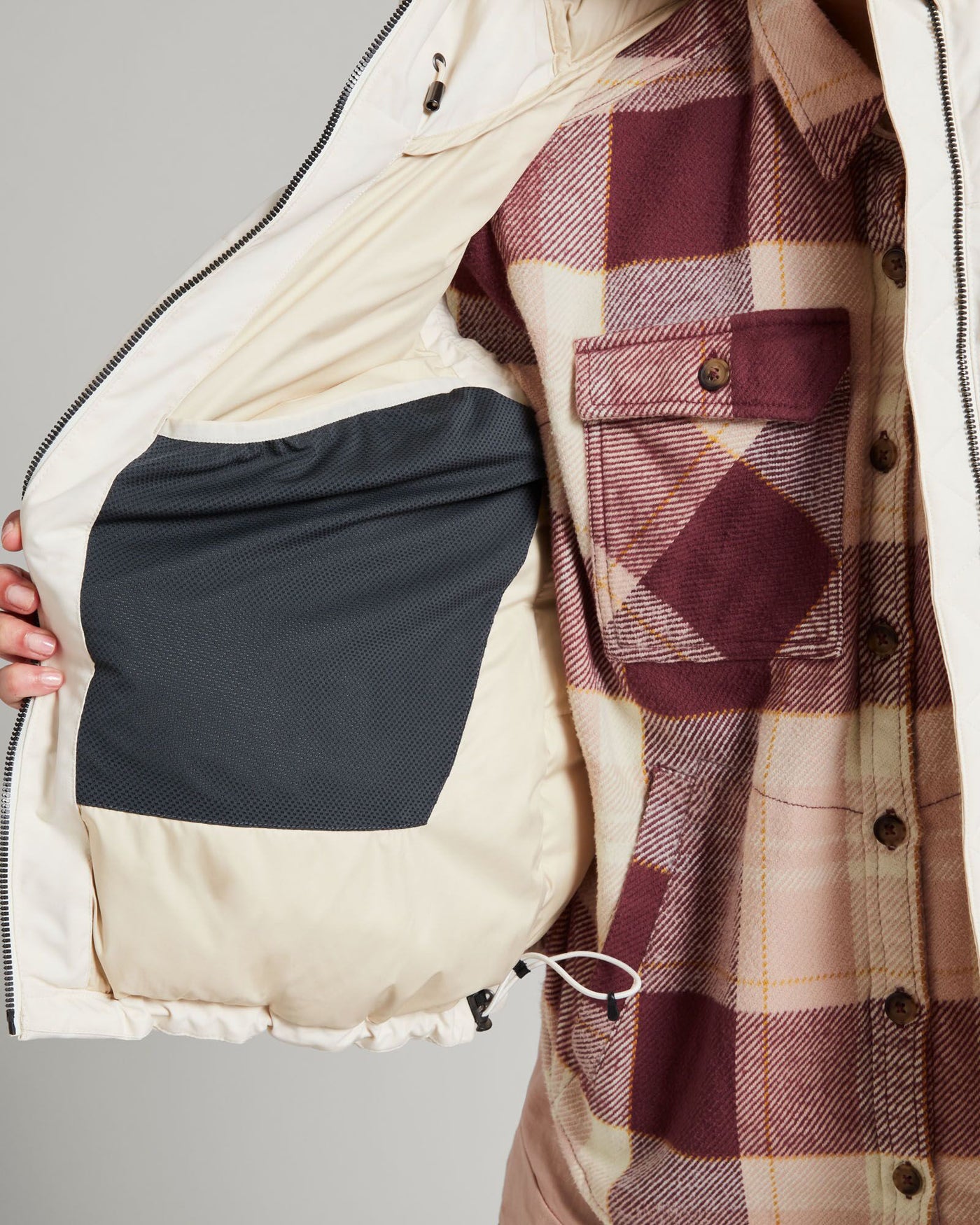 a1574_013_frisco_x_womens_hooded_down_vest_o_1743634244000