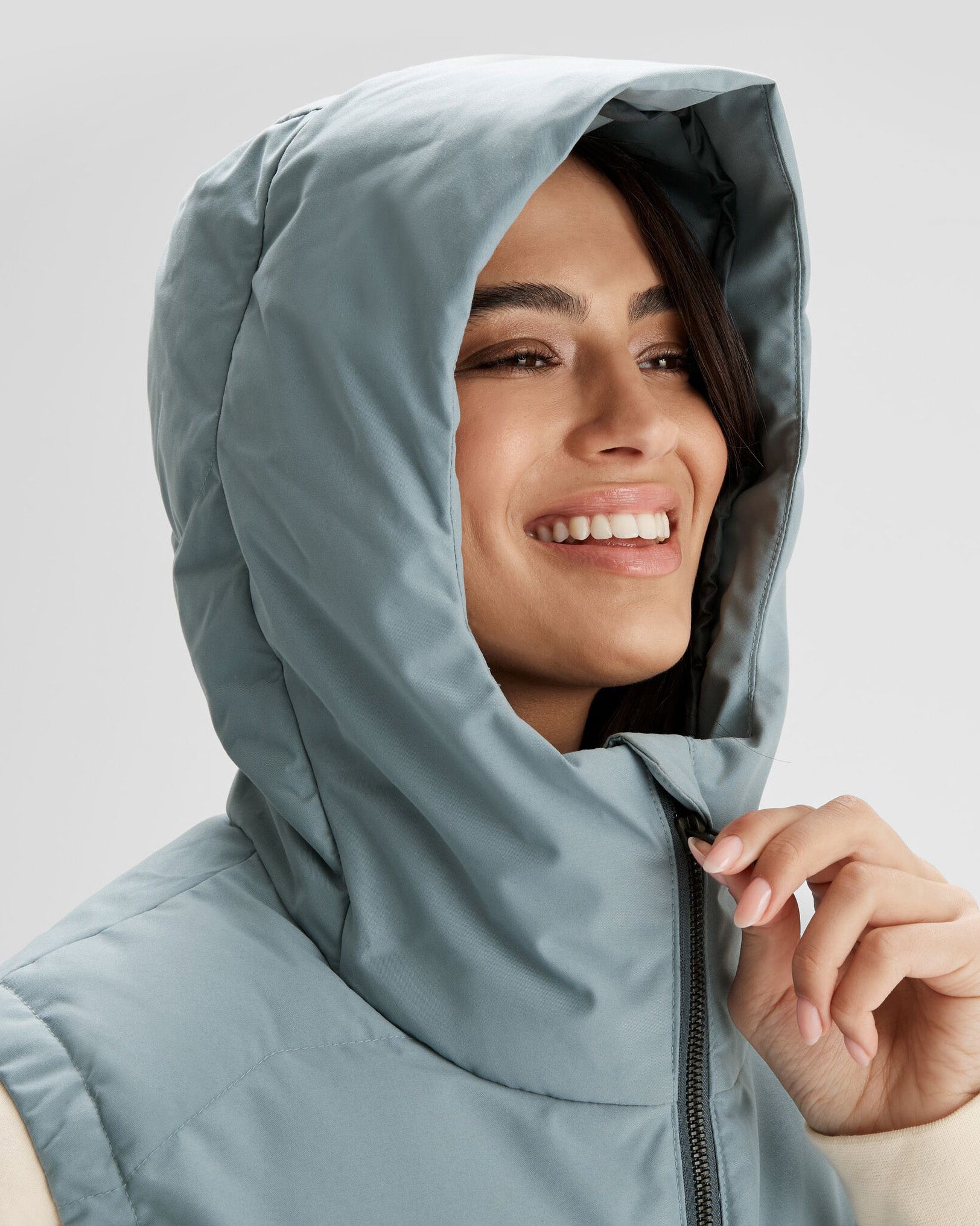 a1574_ofe_frisco_x_womens_hooded_down_puffer_ves_e_1743634250000