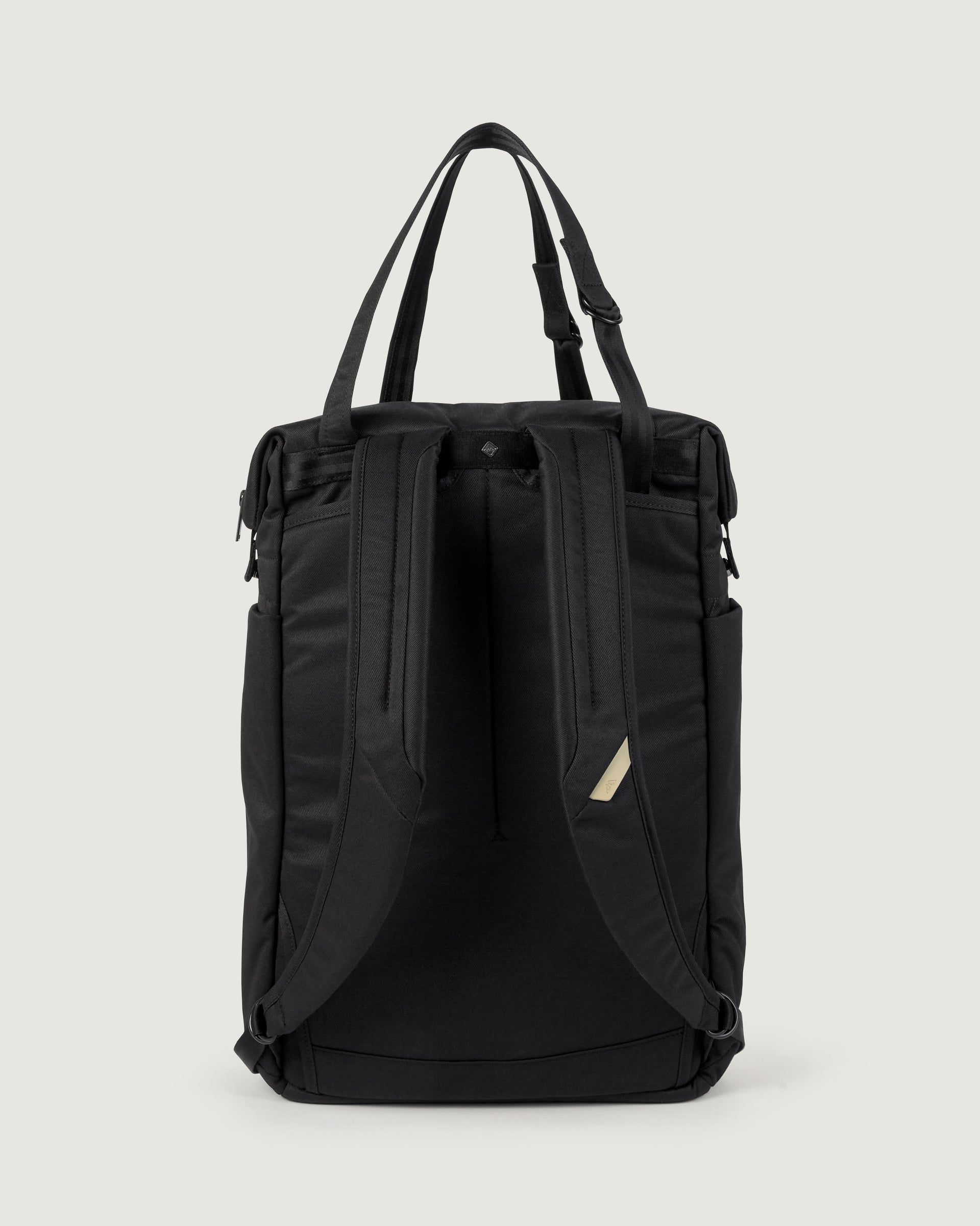 a1617_902_apex_convertible_tote_2_e_1743731274000