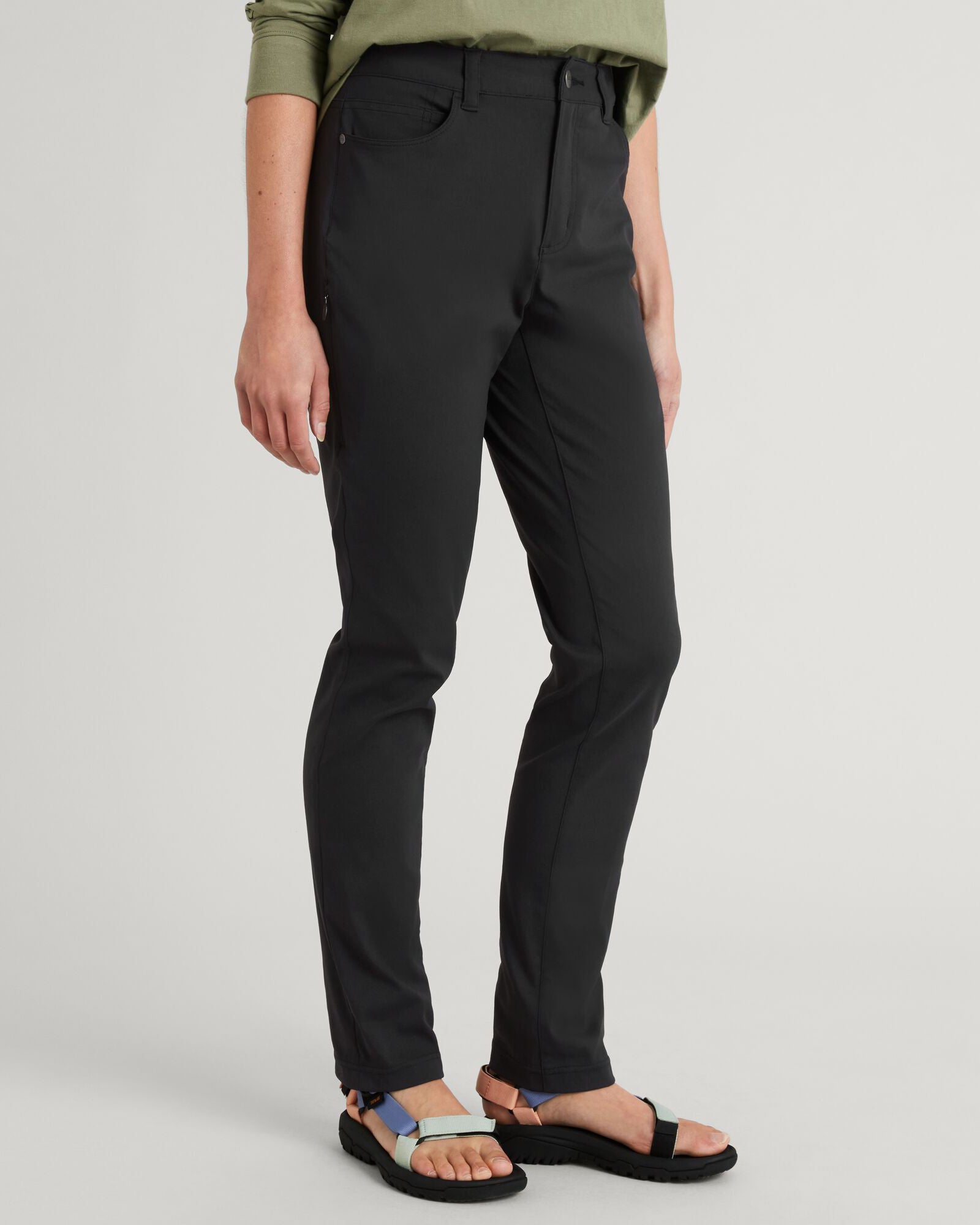 a1710_o4w_flight_womens_pants_v3_r_c_1743634036000