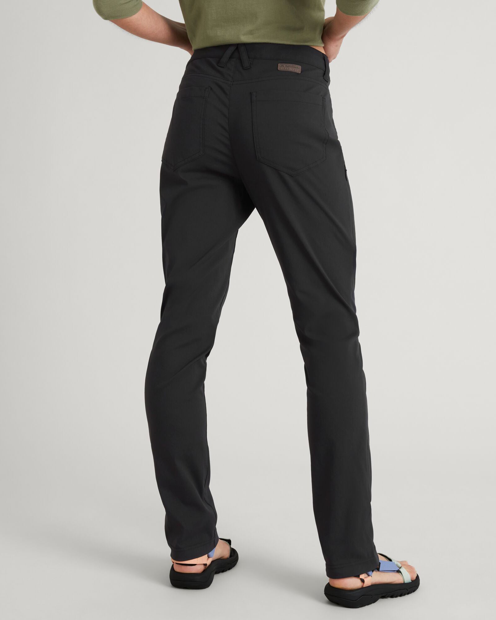 a1710_o4w_flight_womens_pants_v3_r_d_1743634037000