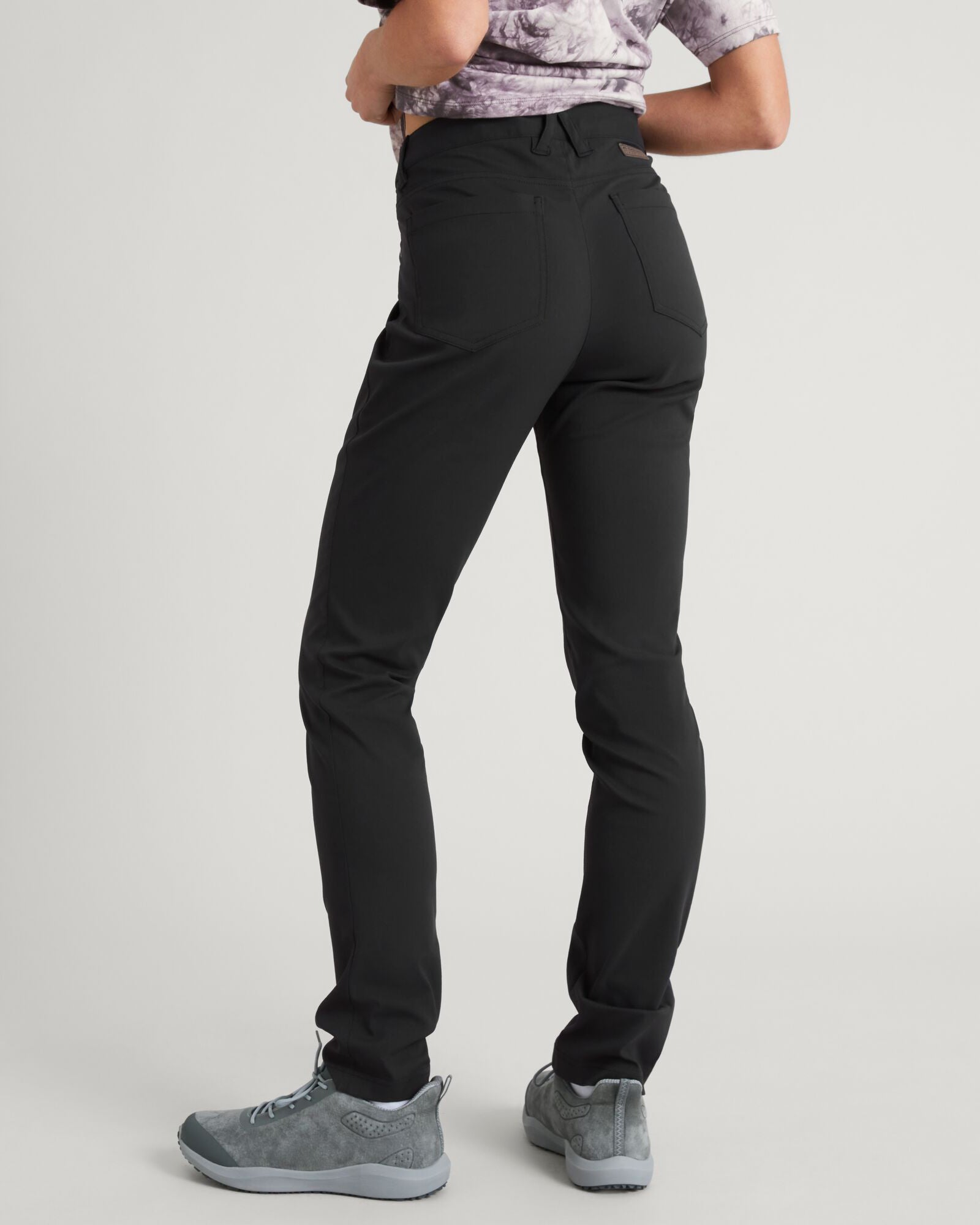 a1711_o4w_flight_womens_pants_v3_lo_d_1743634042000