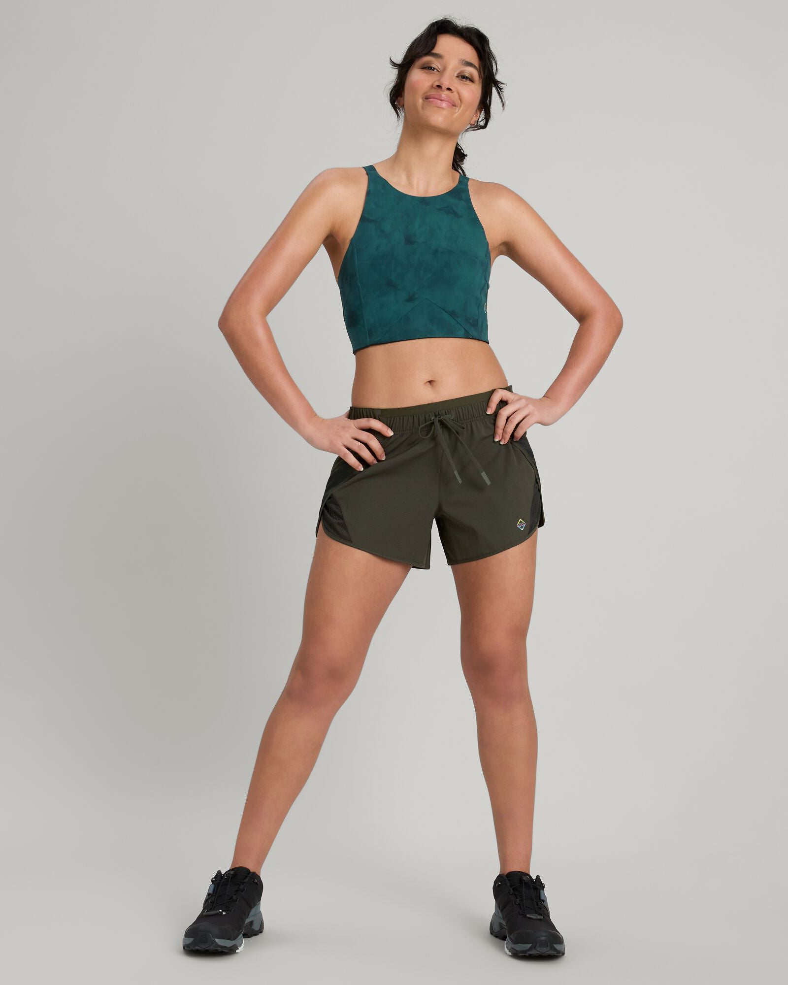 a1717_ofj_wdn_move_womens_crop_top_green_blue_b_1743629436000