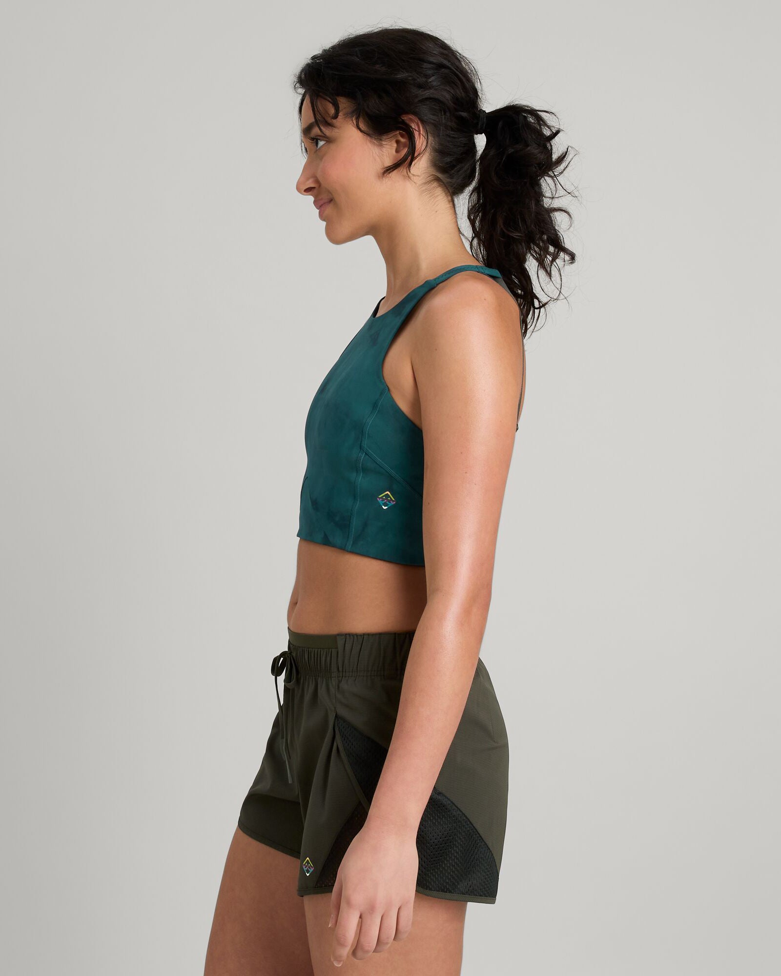 a1717_ofj_wdn_move_womens_crop_top_green_blue_c_1743629330000