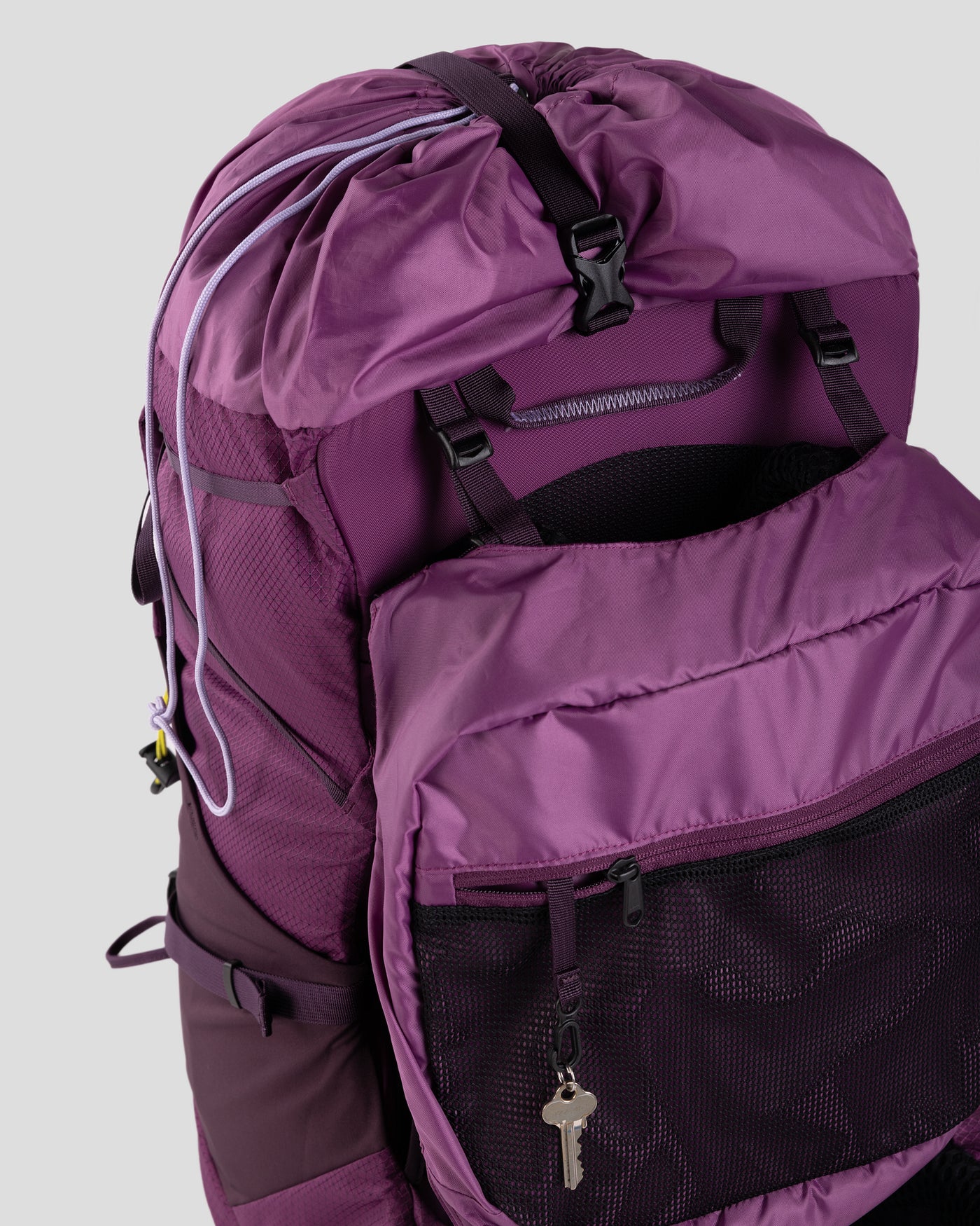 Women's Valorous 55L Pack - Berry