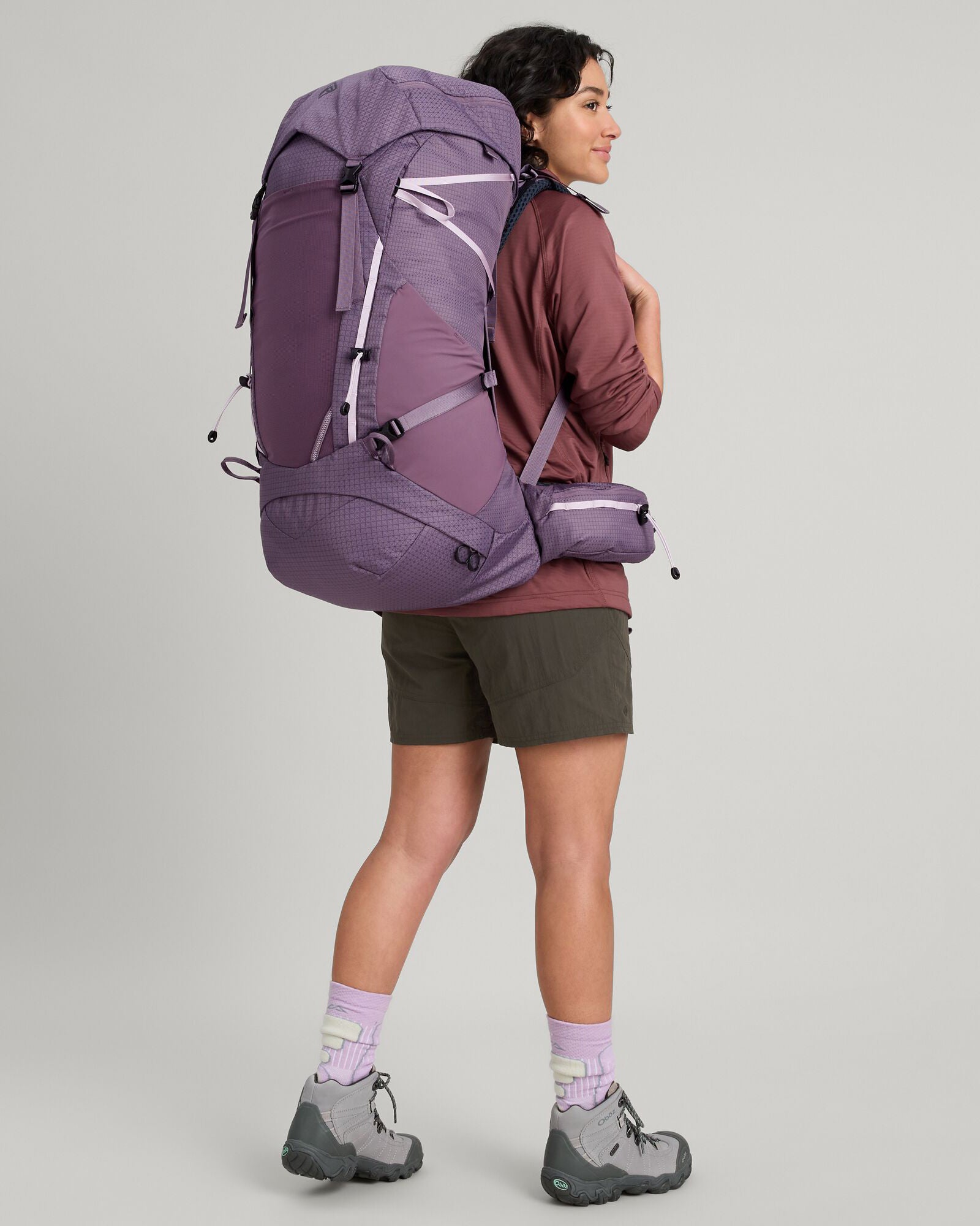 a1735_nwg_valorous_womens_55l_pack_pu_b_1743630384000