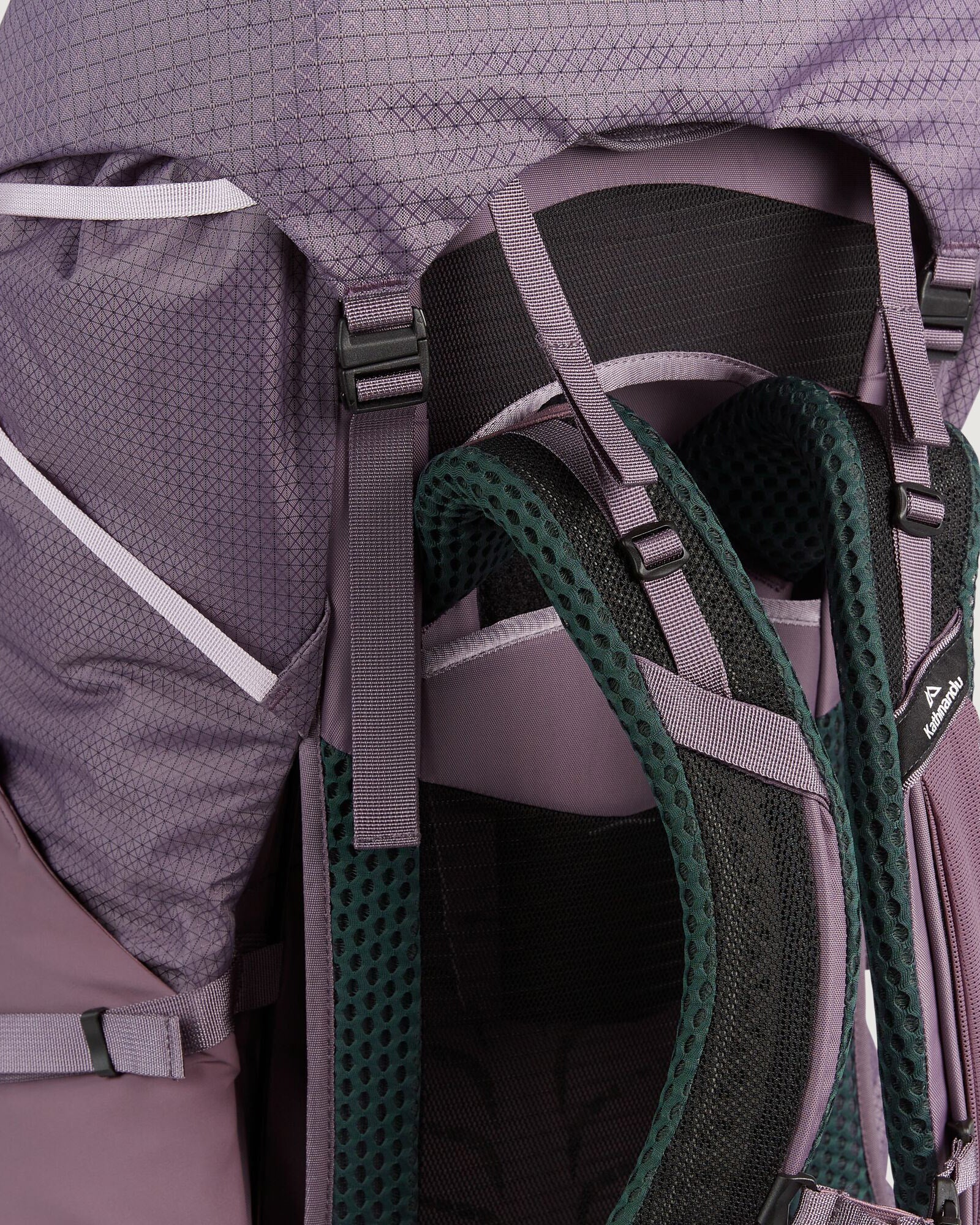 a1735_nwg_valorous_womens_55l_pack_pu_e_1743631395000