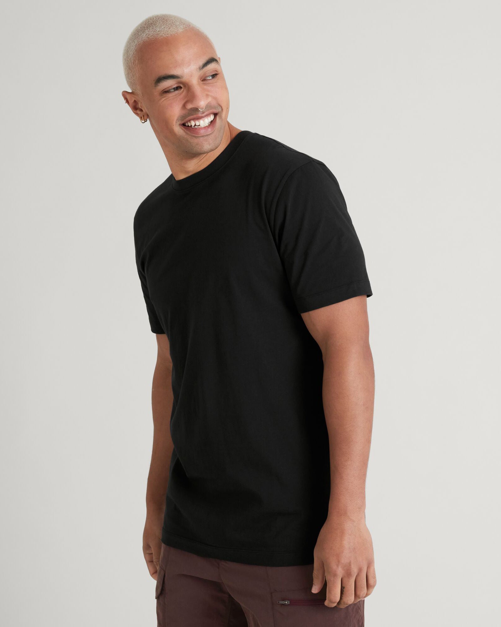 a1764_o4w_kmd_solid_mens_short_sleeve_t_c_1743629367000