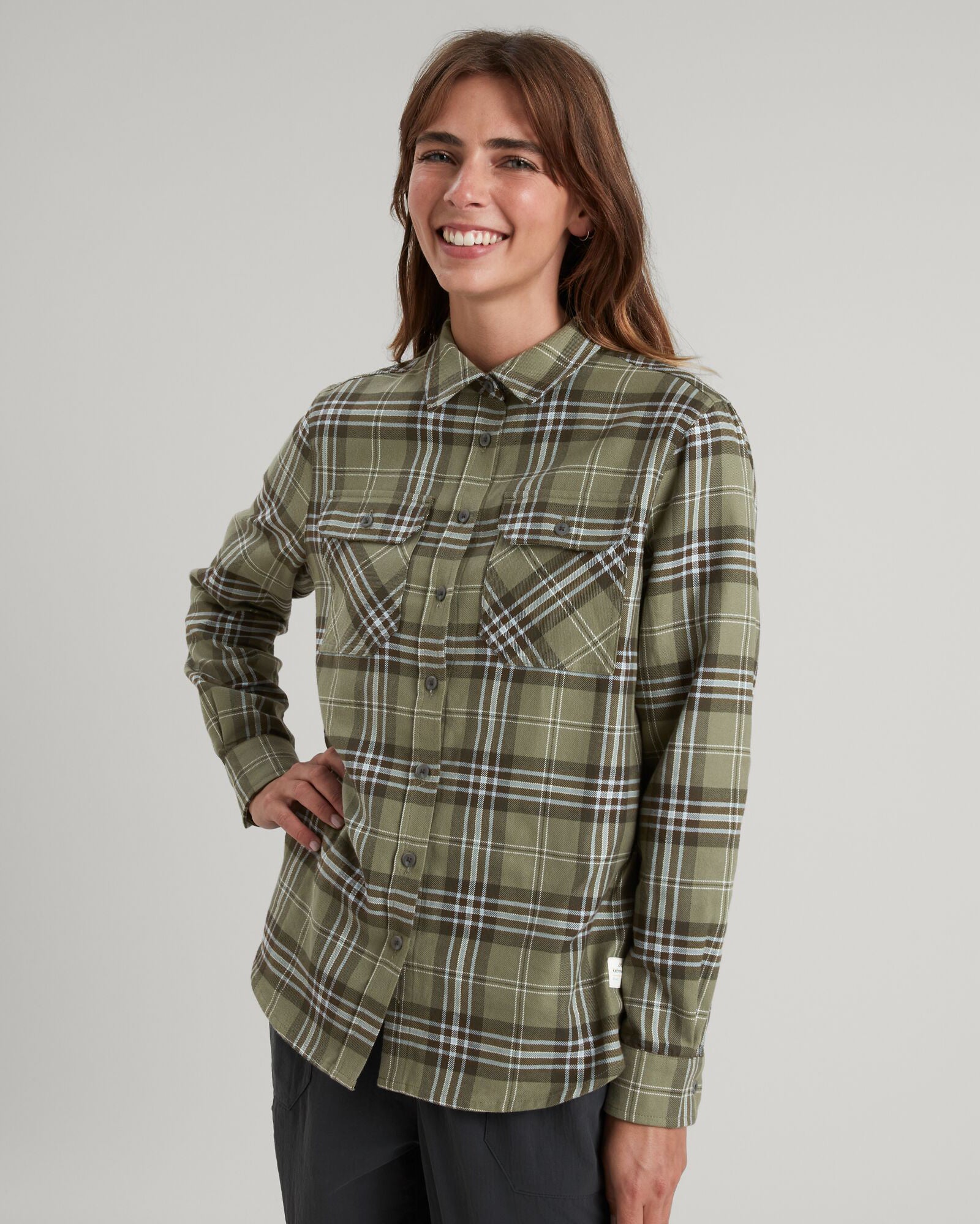 b0217_oc1_carrillon_hf_womens_long_sleeve_shirt_green_a_1743630213000