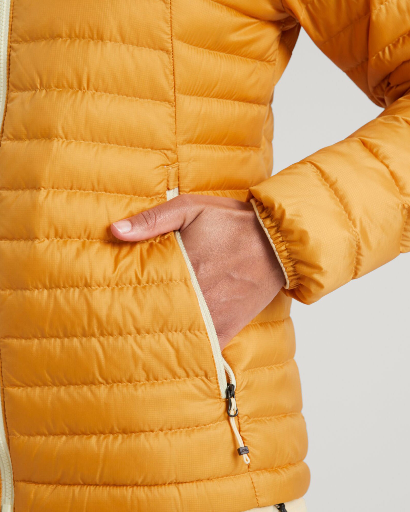 b0227_n08_heli_r_womens_hooded_down_jacket_f_1743633886000