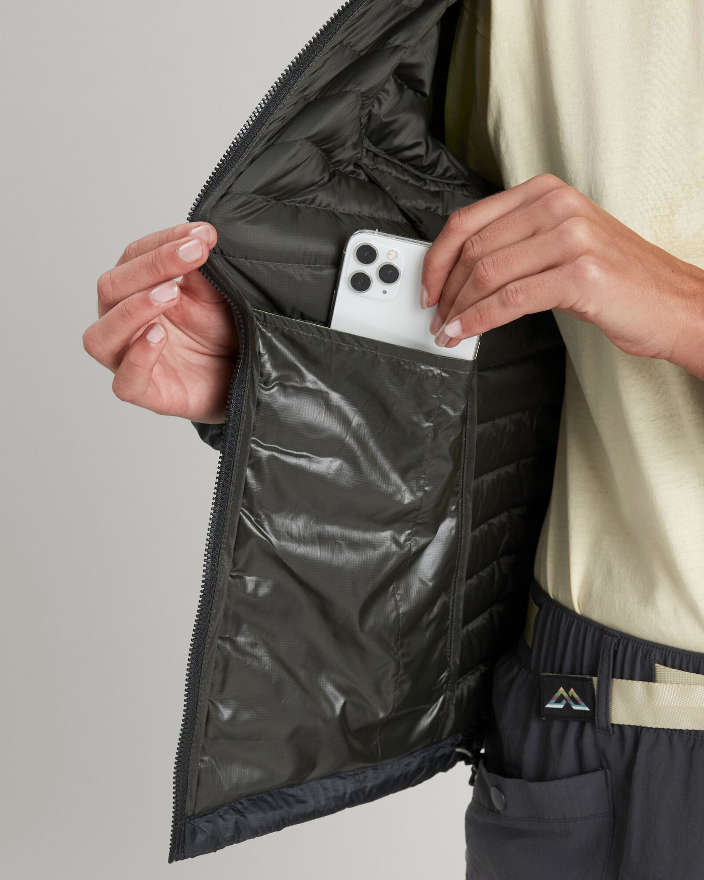 b0227_o4w_heli_r_womens_hooded_down_jacket_h_1743633891000