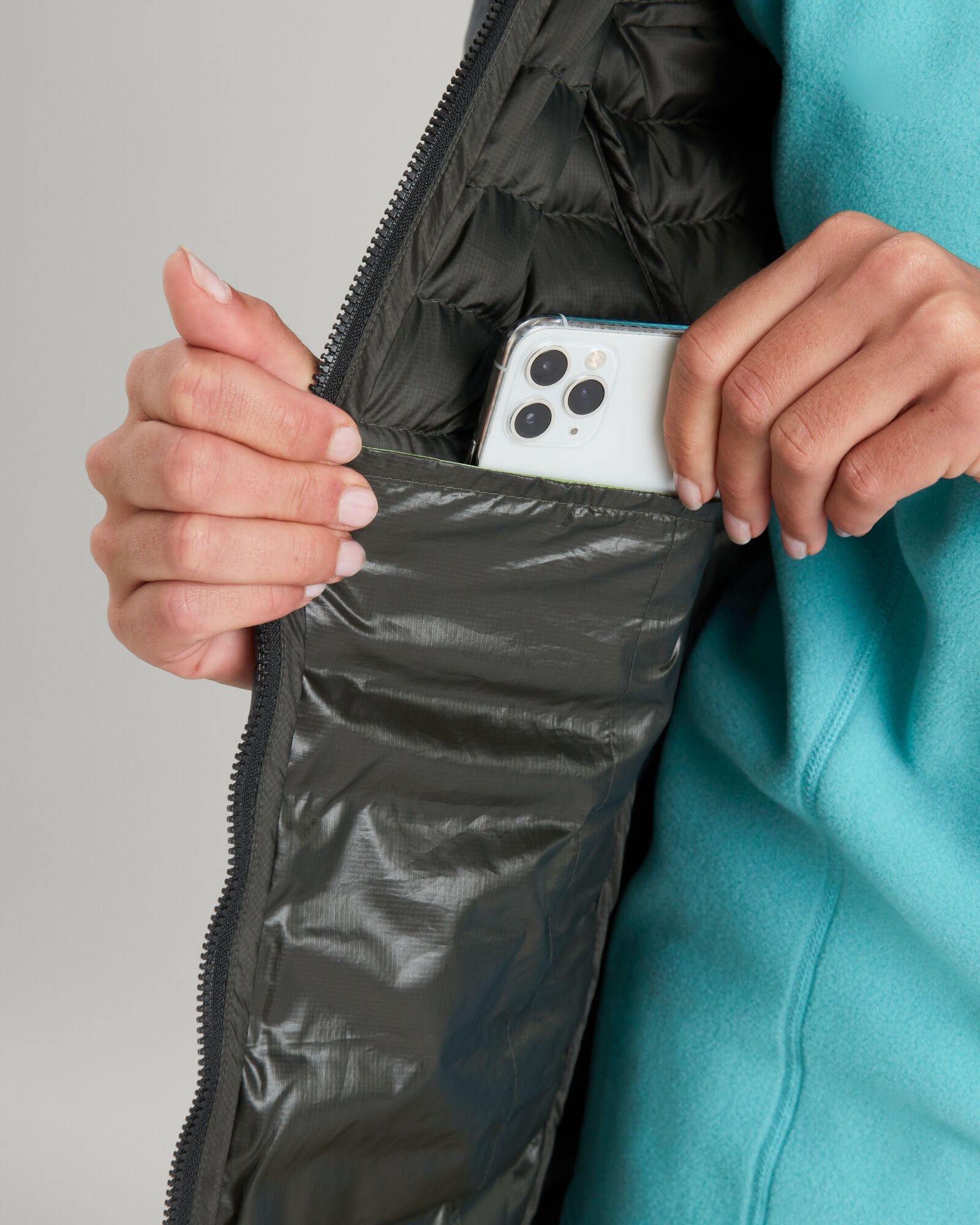 b0229_o4w_heli_r_womens_longline_down_coat_h_1743633864000