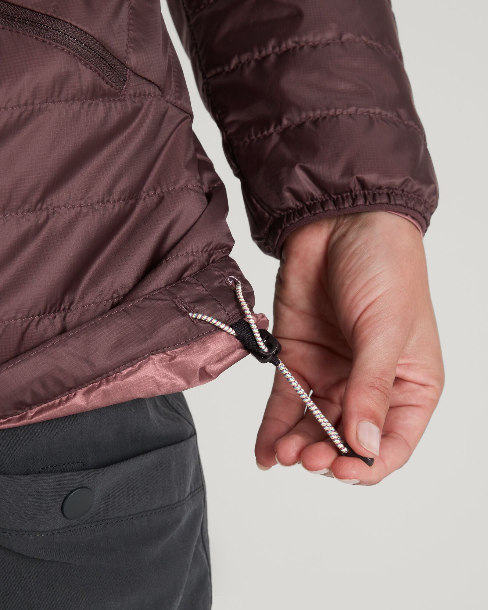 b0247_o4n_heli_r_womens_novaloft_jacket_pink_g_1743633803000