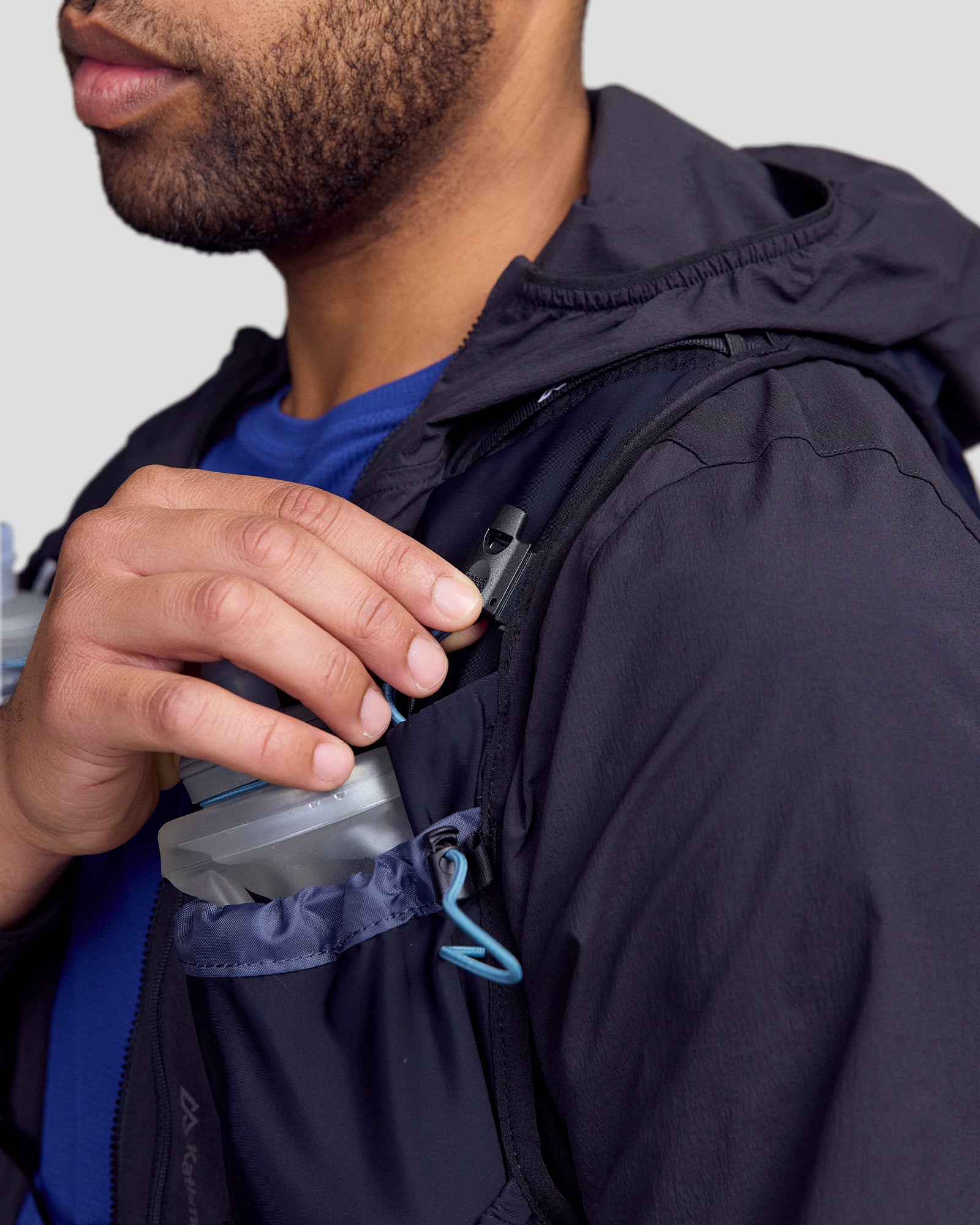 b0428_oje_veos_run_vest_blue_m_d_1600x2000_2a2e340_1756934467000