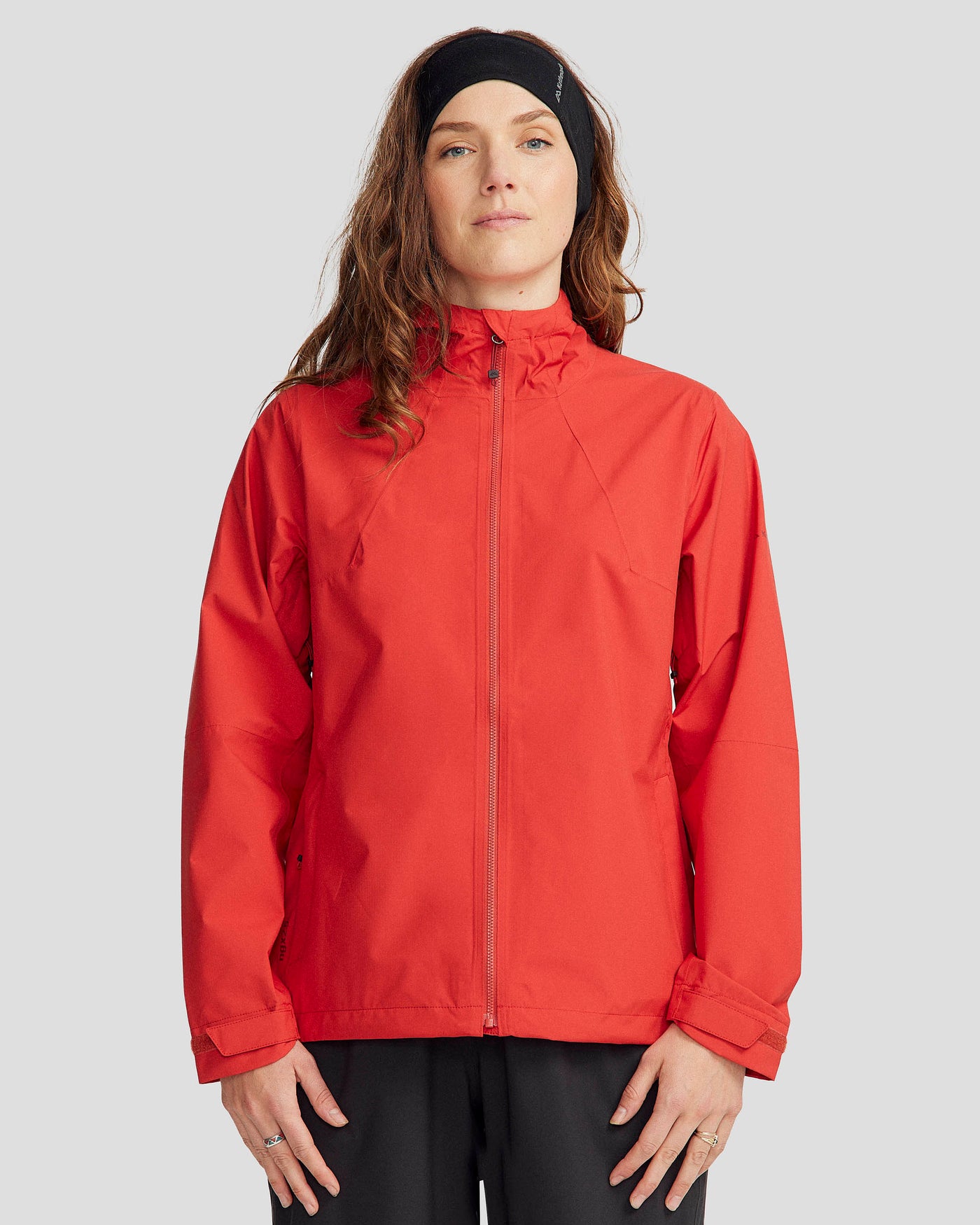 b0476_ofa_trailhead_stretch_2_5l_womens_rain_jack_a_1743629306000
