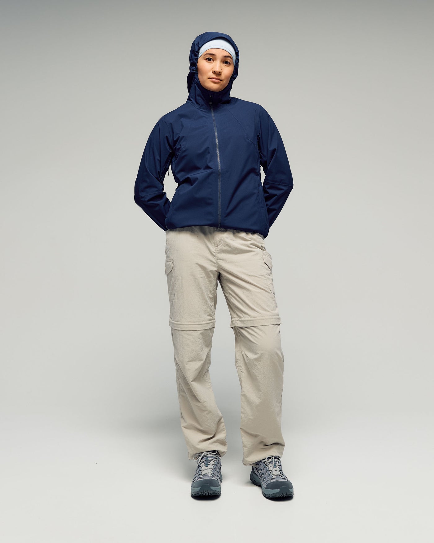 b0476_ou3_trailhead_stretch_2_5_litre_womens_rain_jacket_b_1769720659000