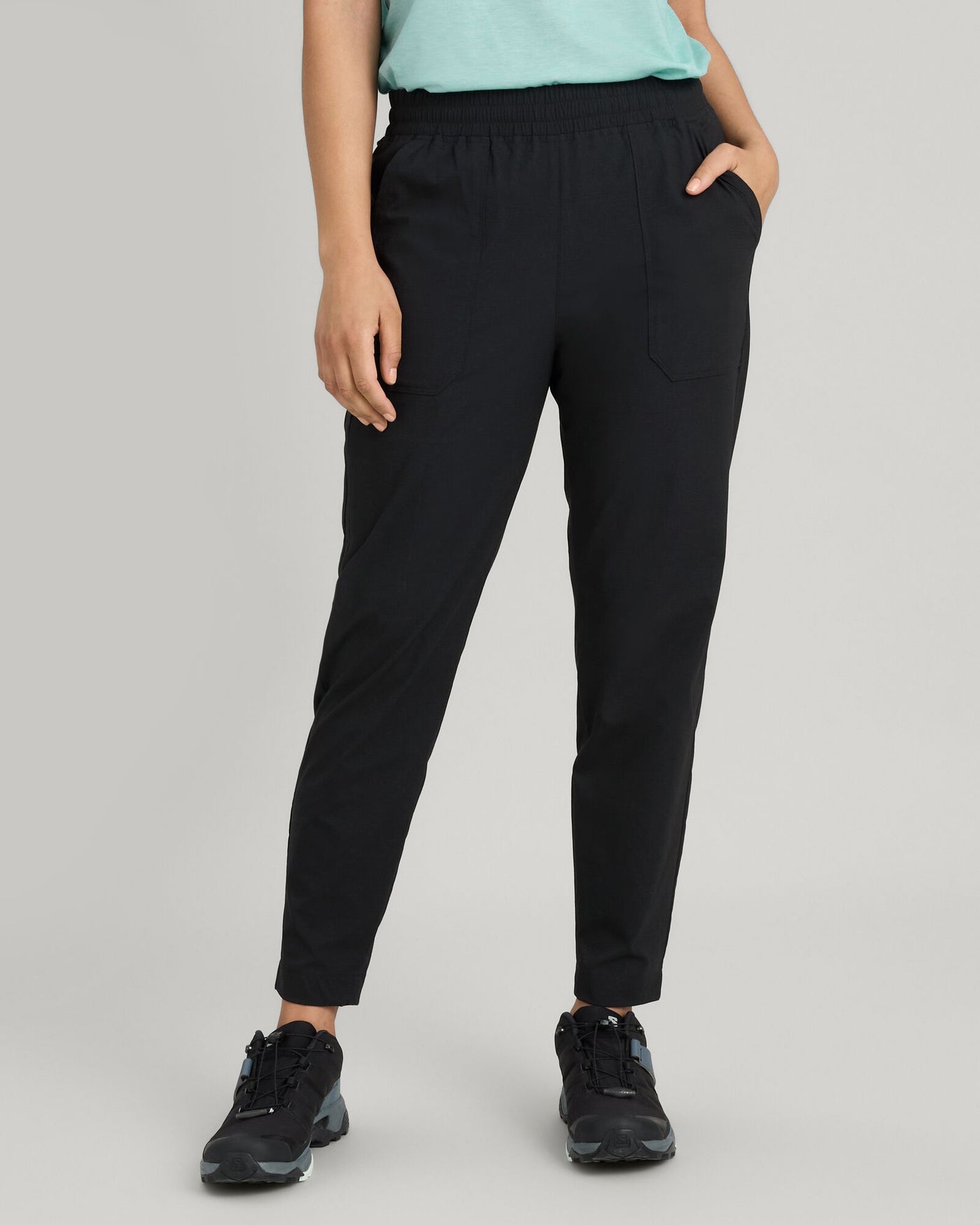 b0498_902_miro_womens_tapered_pants_a_1743633608000