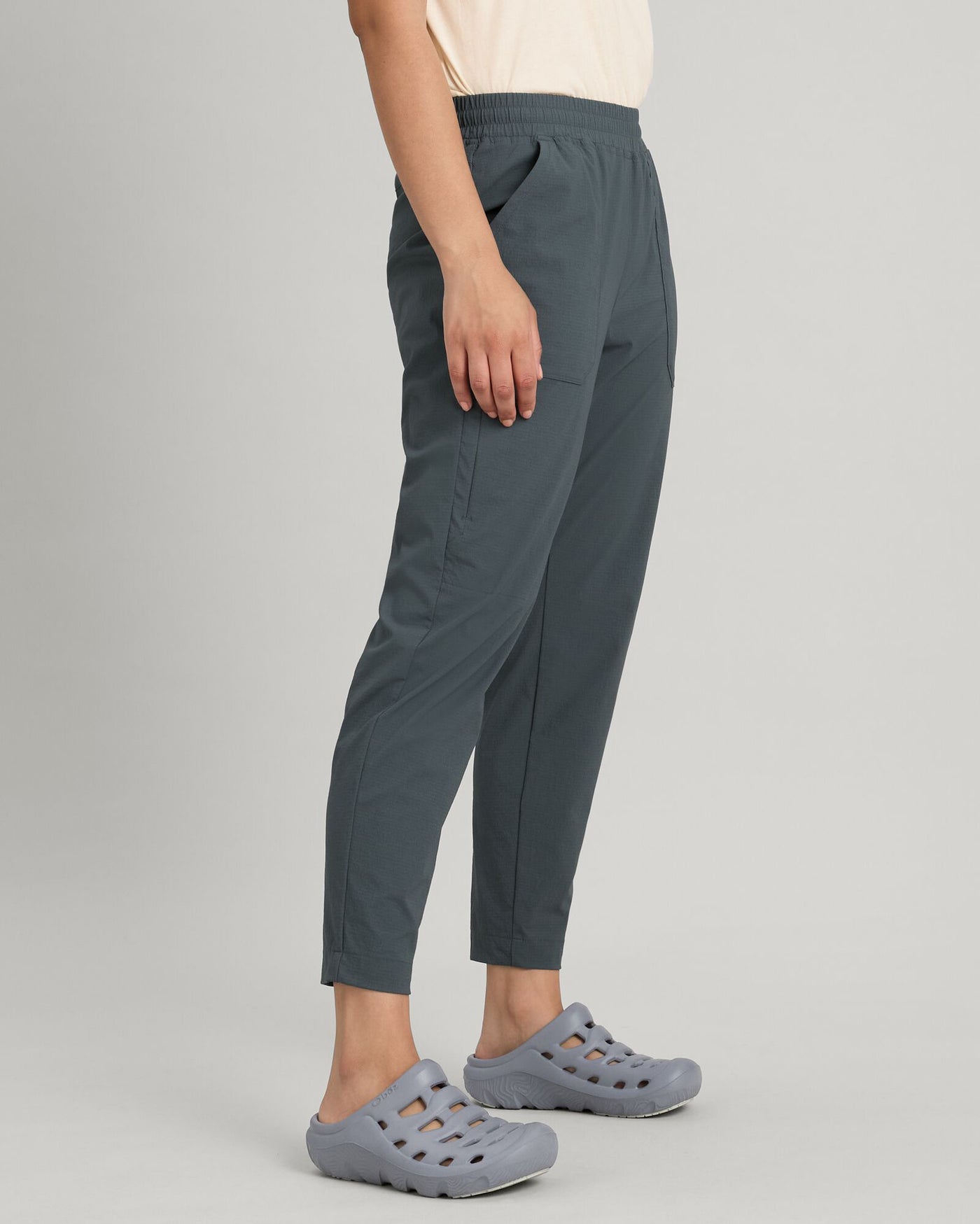 b0498_o4s_miro_womens_tapered_pant_c_1743633616000