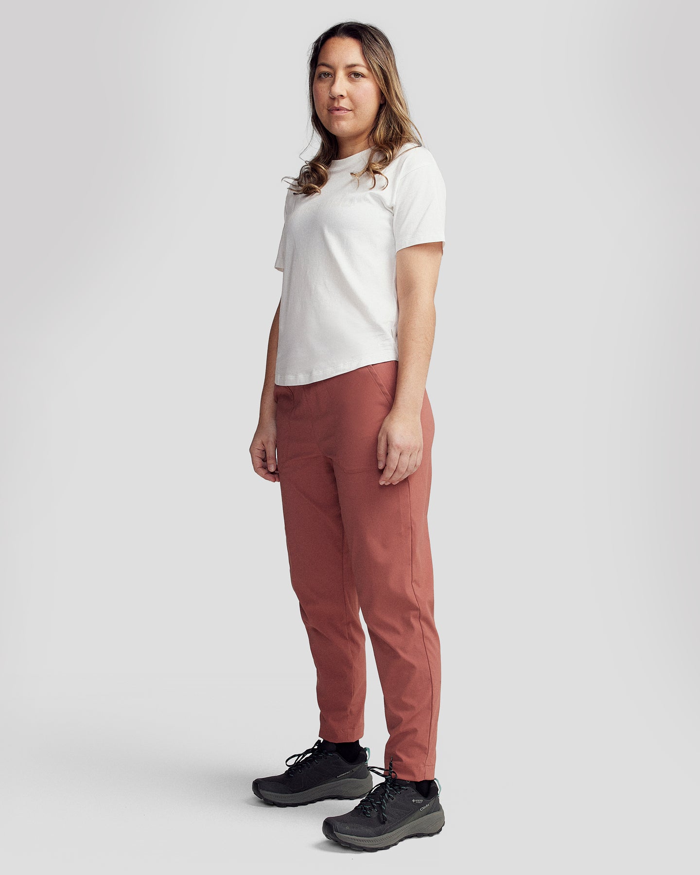 b0498_osw_miro_womens_tapered_pants_pink_m_b_1440x1800_dec92b3_1756934448000