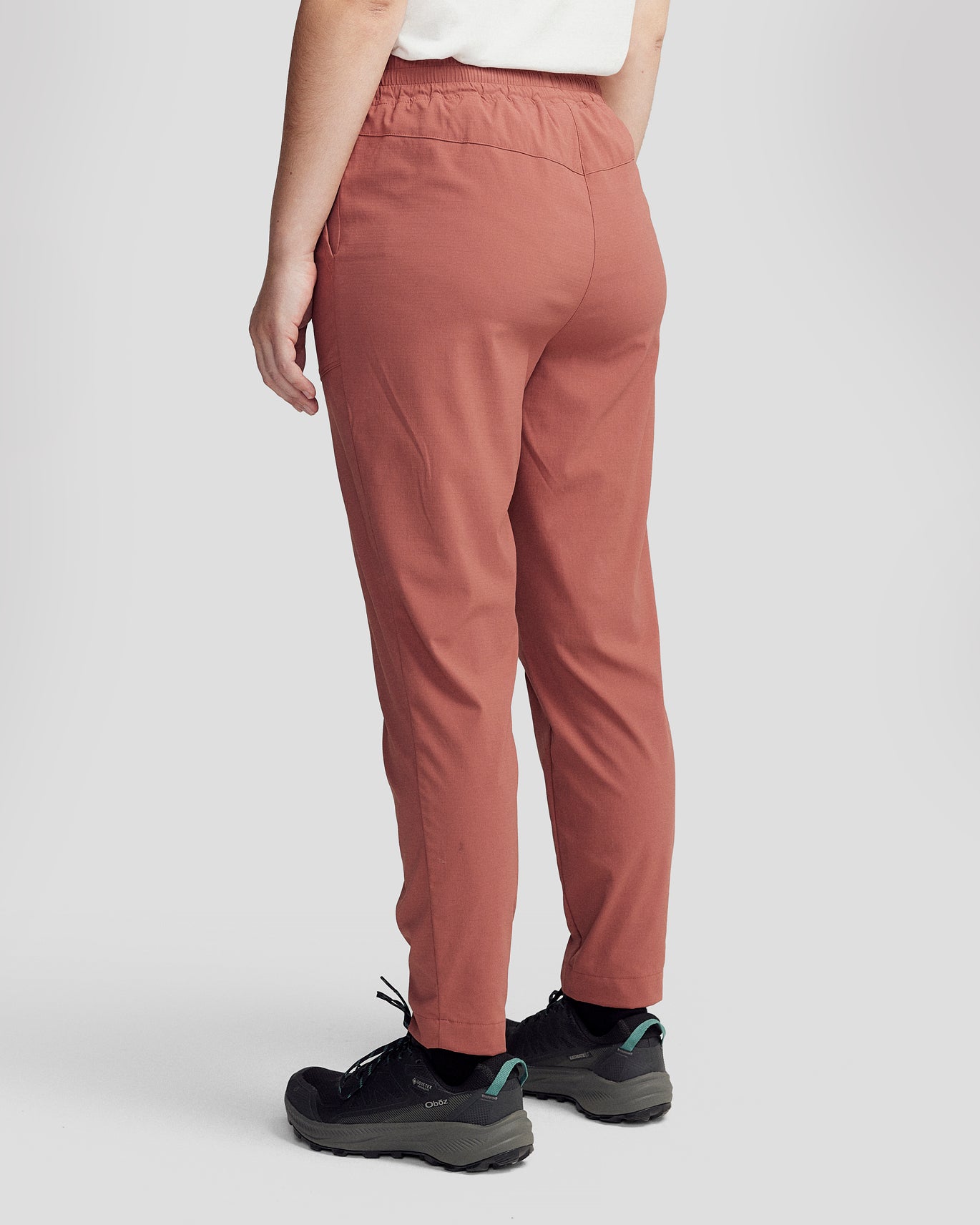 b0498_osw_miro_womens_tapered_pants_pink_m_d_1370x1712_e1b85f7_1756934449000